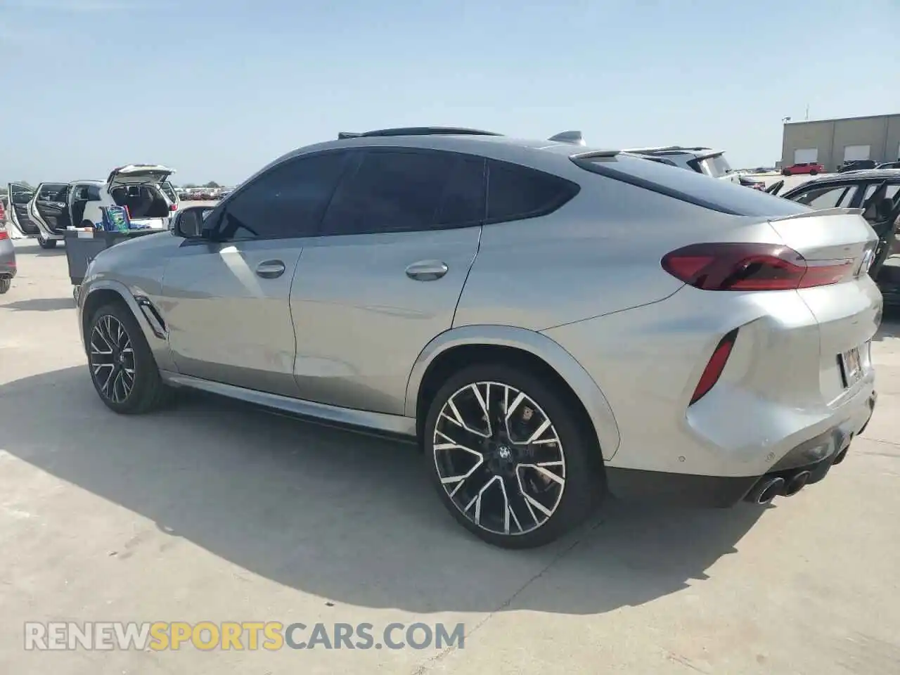 2 Фотография поврежденного автомобиля 5YMCY0C04M9E35939 BMW X6 2021