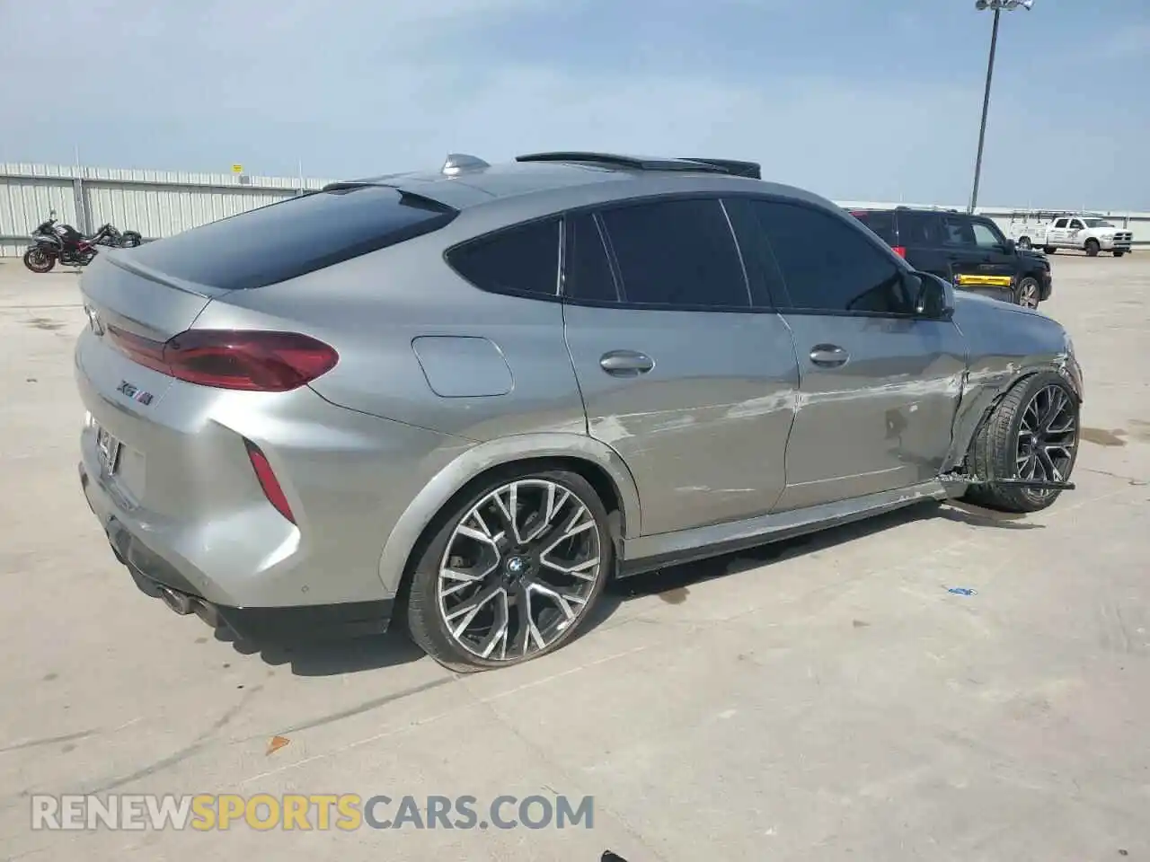 3 Фотография поврежденного автомобиля 5YMCY0C04M9E35939 BMW X6 2021
