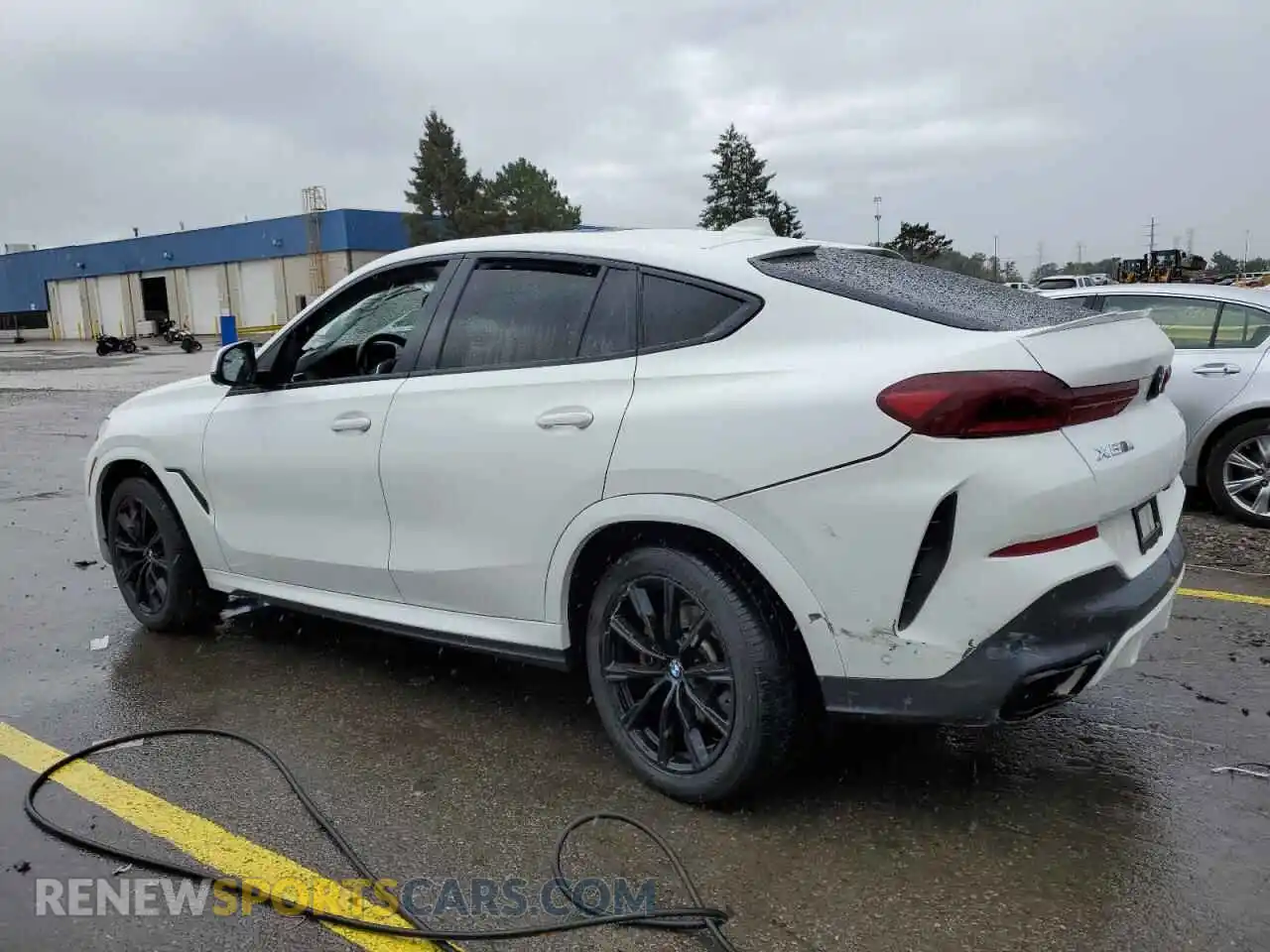2 Photograph of a damaged car 5UXCY6C01N9L24774 BMW X6 2022