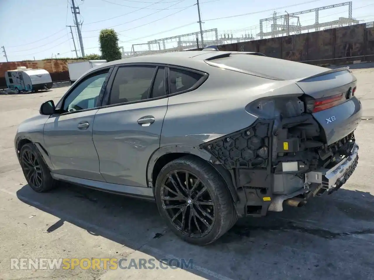 2 Photograph of a damaged car 5UXCY6C01N9M95573 BMW X6 2022