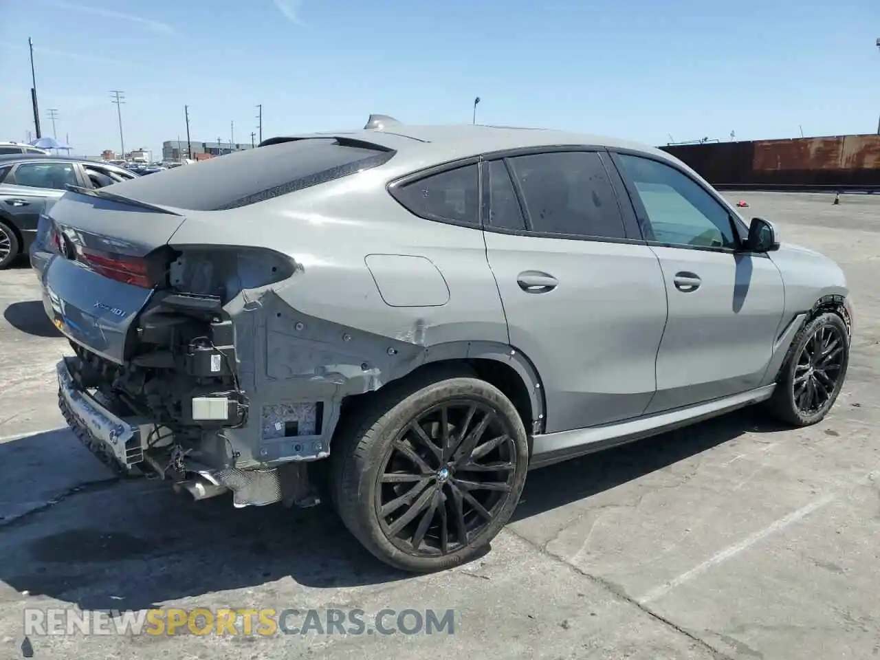 3 Photograph of a damaged car 5UXCY6C01N9M95573 BMW X6 2022