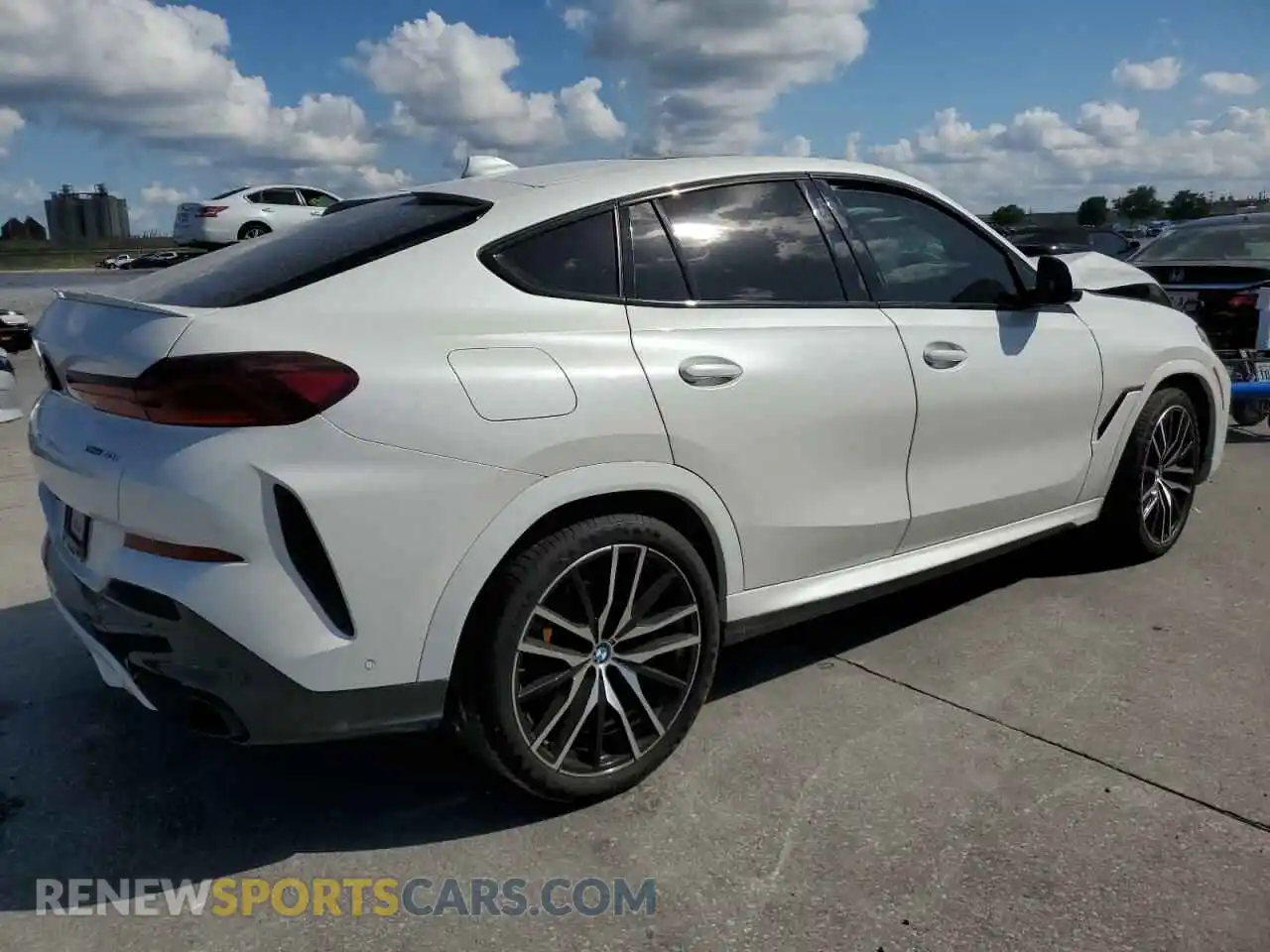 3 Photograph of a damaged car 5UXCY6C02N9K63242 BMW X6 2022