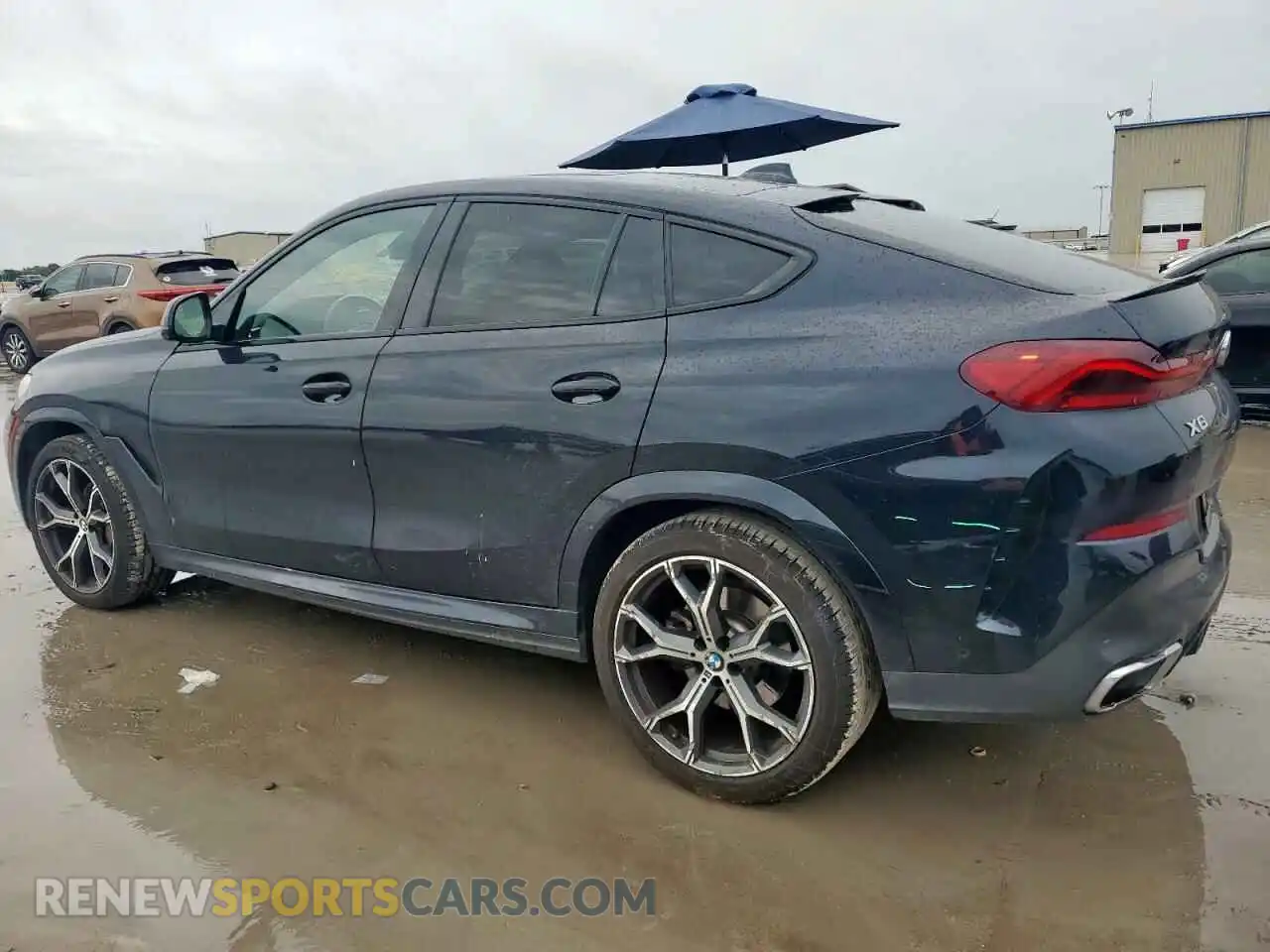 2 Photograph of a damaged car 5UXCY6C02N9K75536 BMW X6 2022