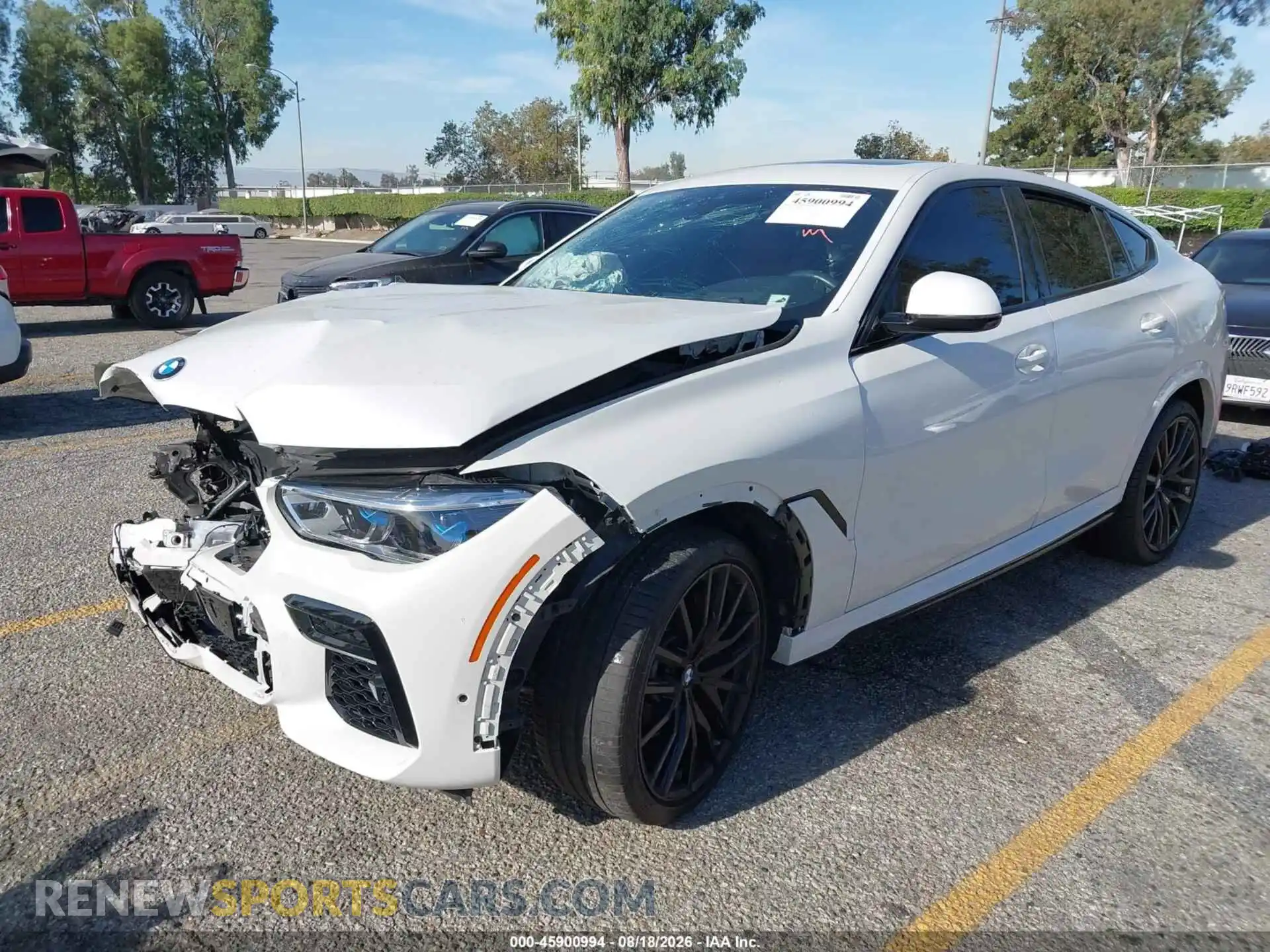 2 Photograph of a damaged car 5UXCY6C03N9J38136 BMW X6 2022
