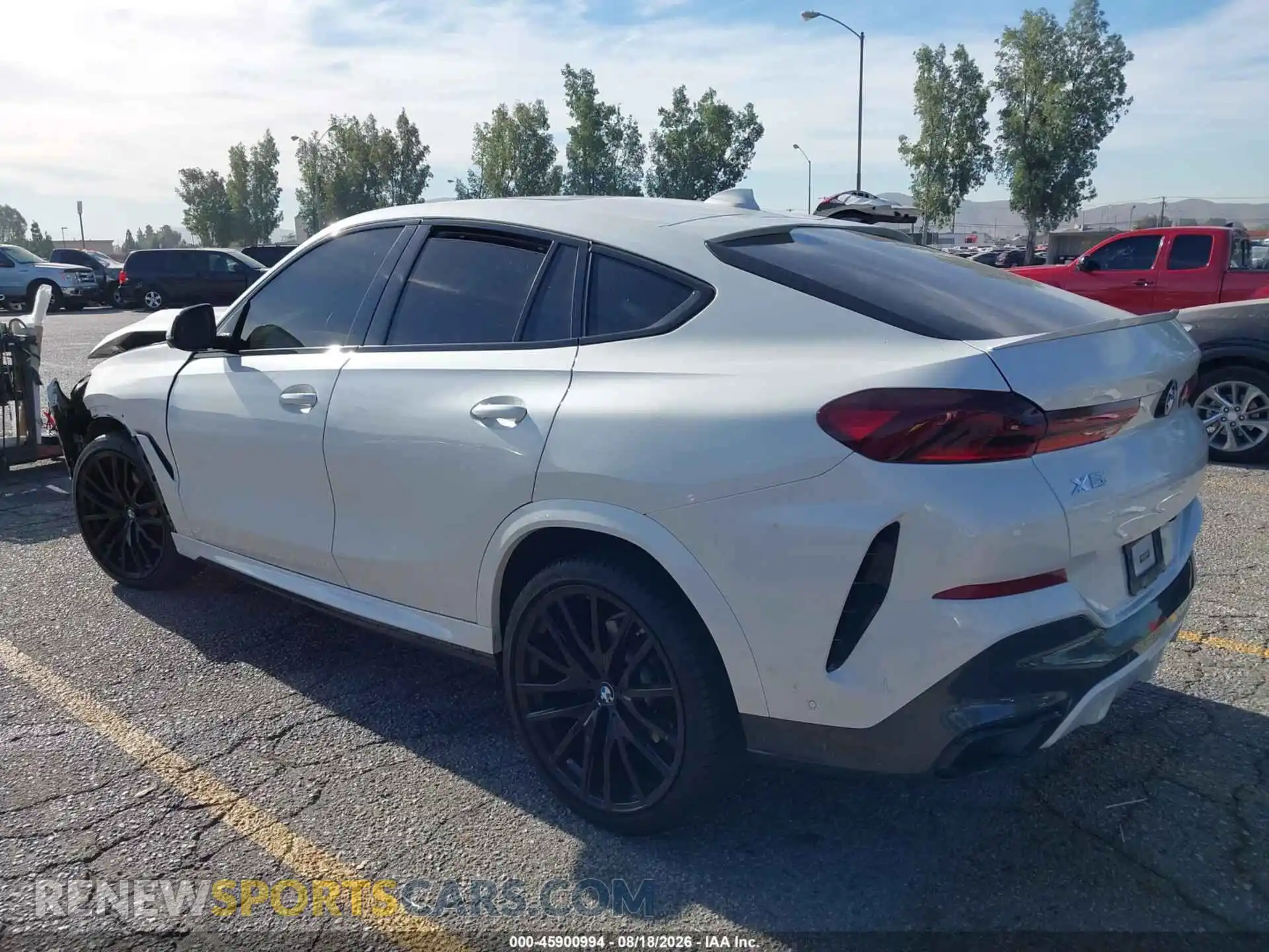 3 Photograph of a damaged car 5UXCY6C03N9J38136 BMW X6 2022
