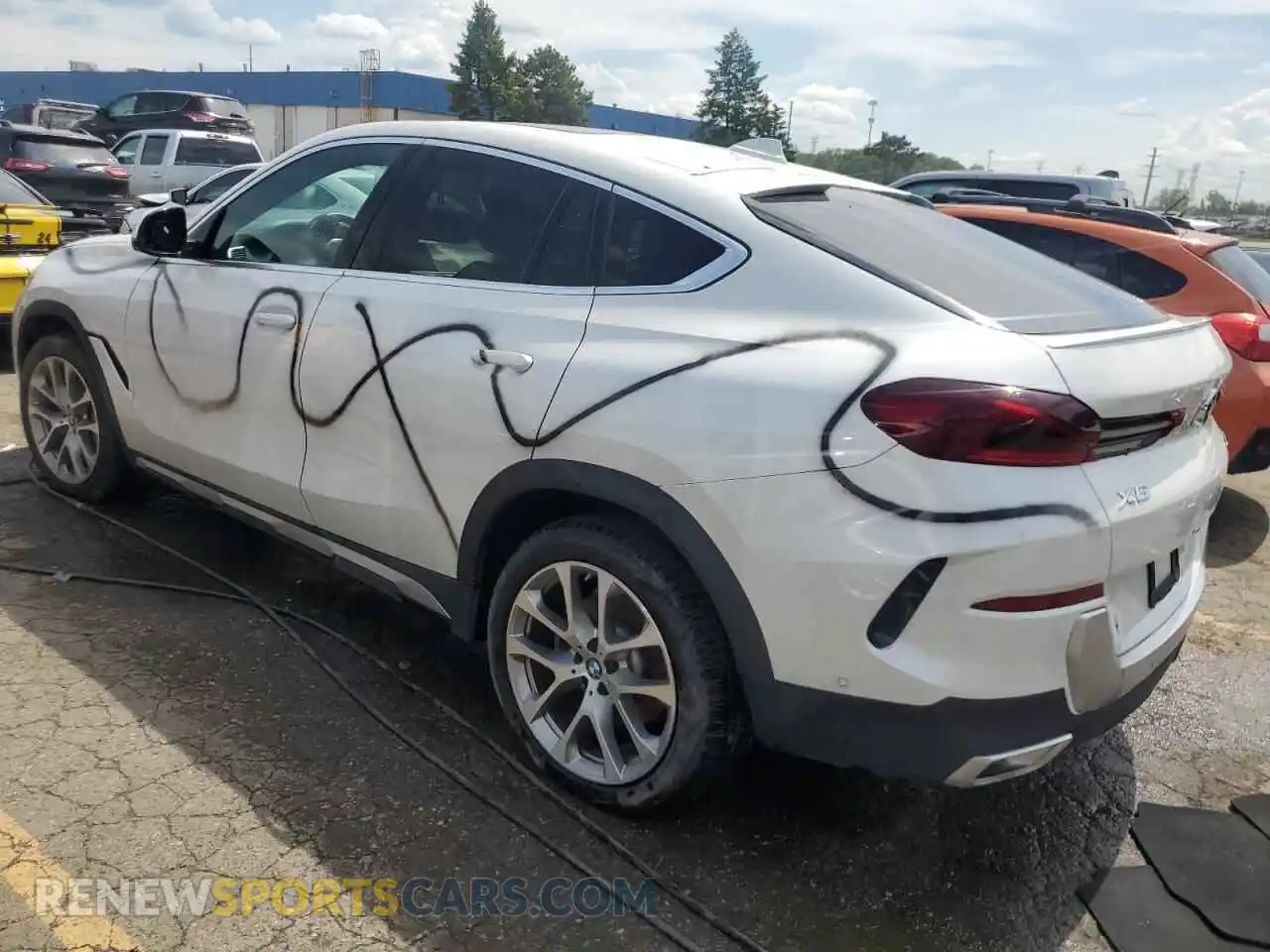 2 Photograph of a damaged car 5UXCY6C05N9K11233 BMW X6 2022