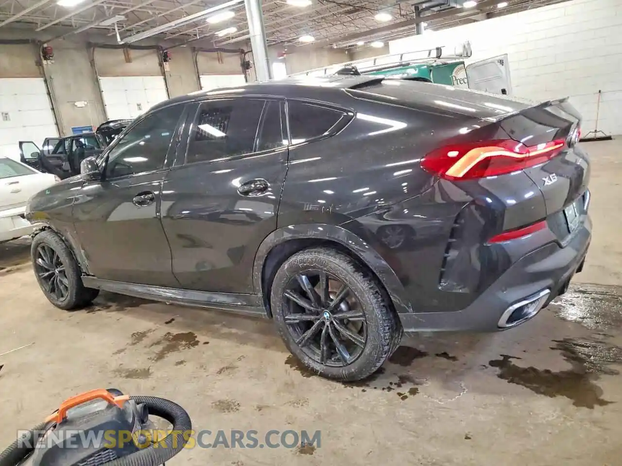 2 Photograph of a damaged car 5UXCY6C07N9K74981 BMW X6 2022
