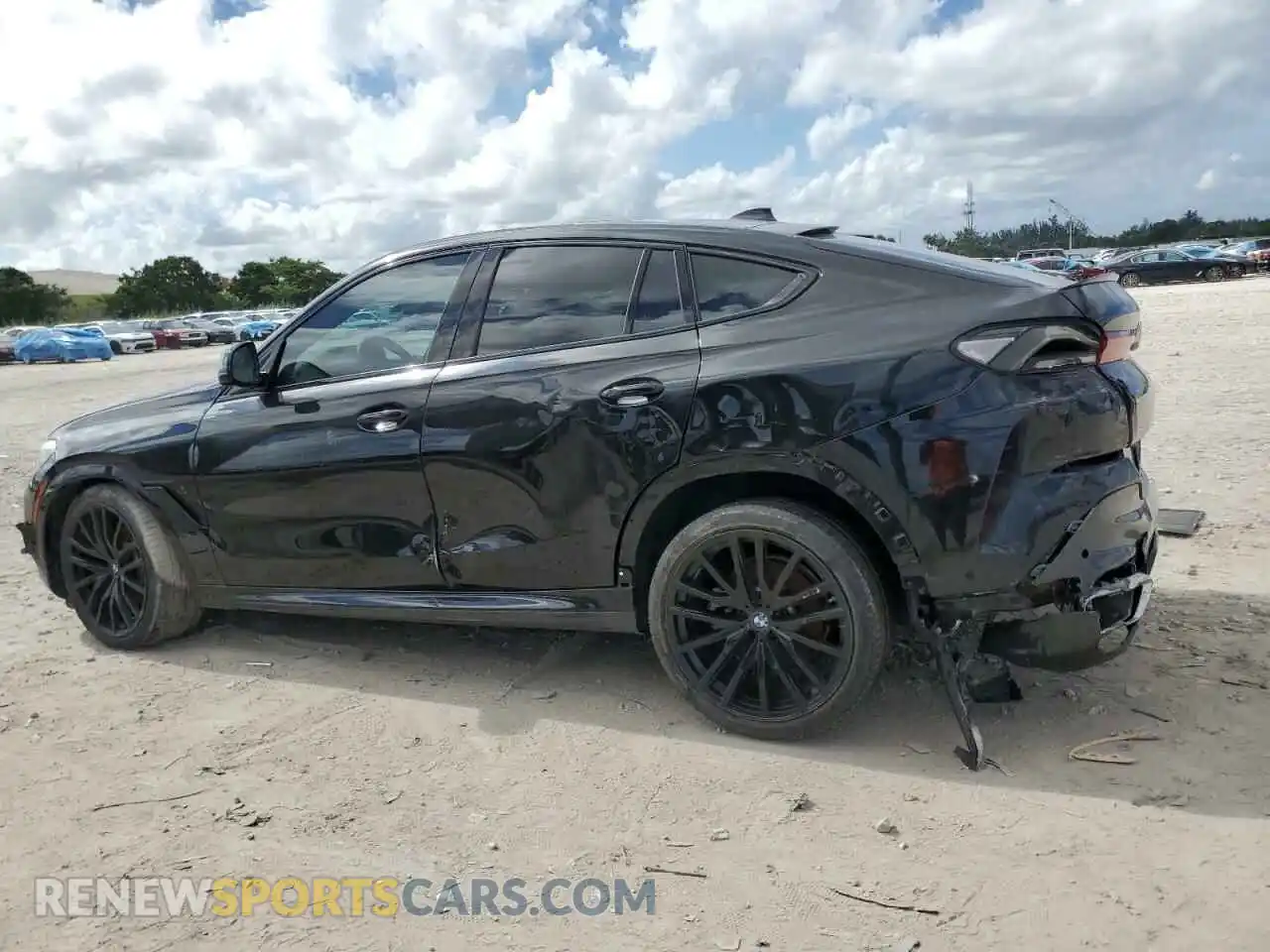 2 Photograph of a damaged car 5UXCY6C07N9L54152 BMW X6 2022