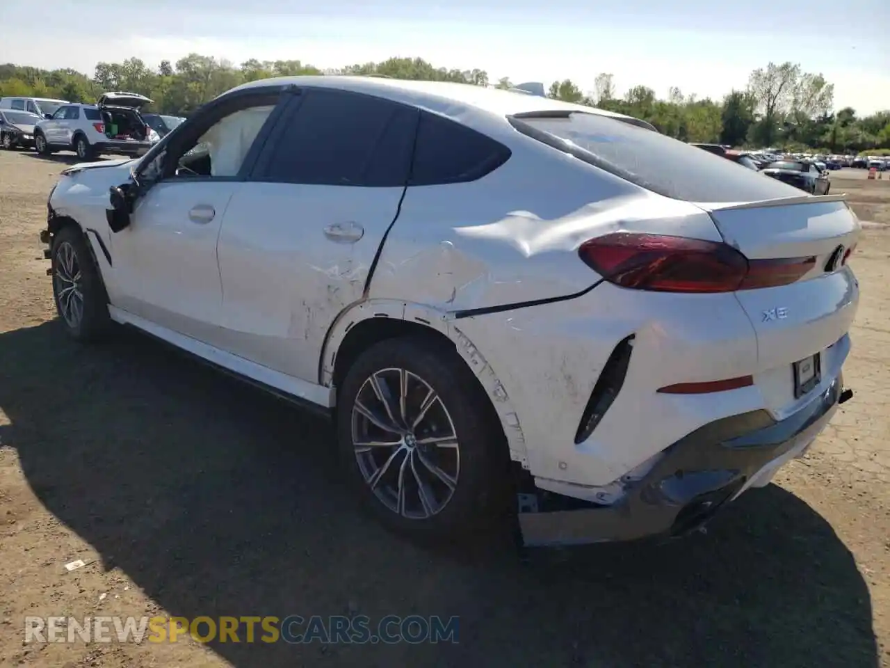 2 Photograph of a damaged car 5UXCY6C08N9M22202 BMW X6 2022