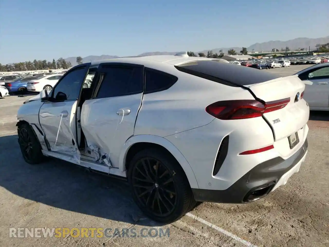3 Photograph of a damaged car 5UXCY8C01N9J14882 BMW X6 2022