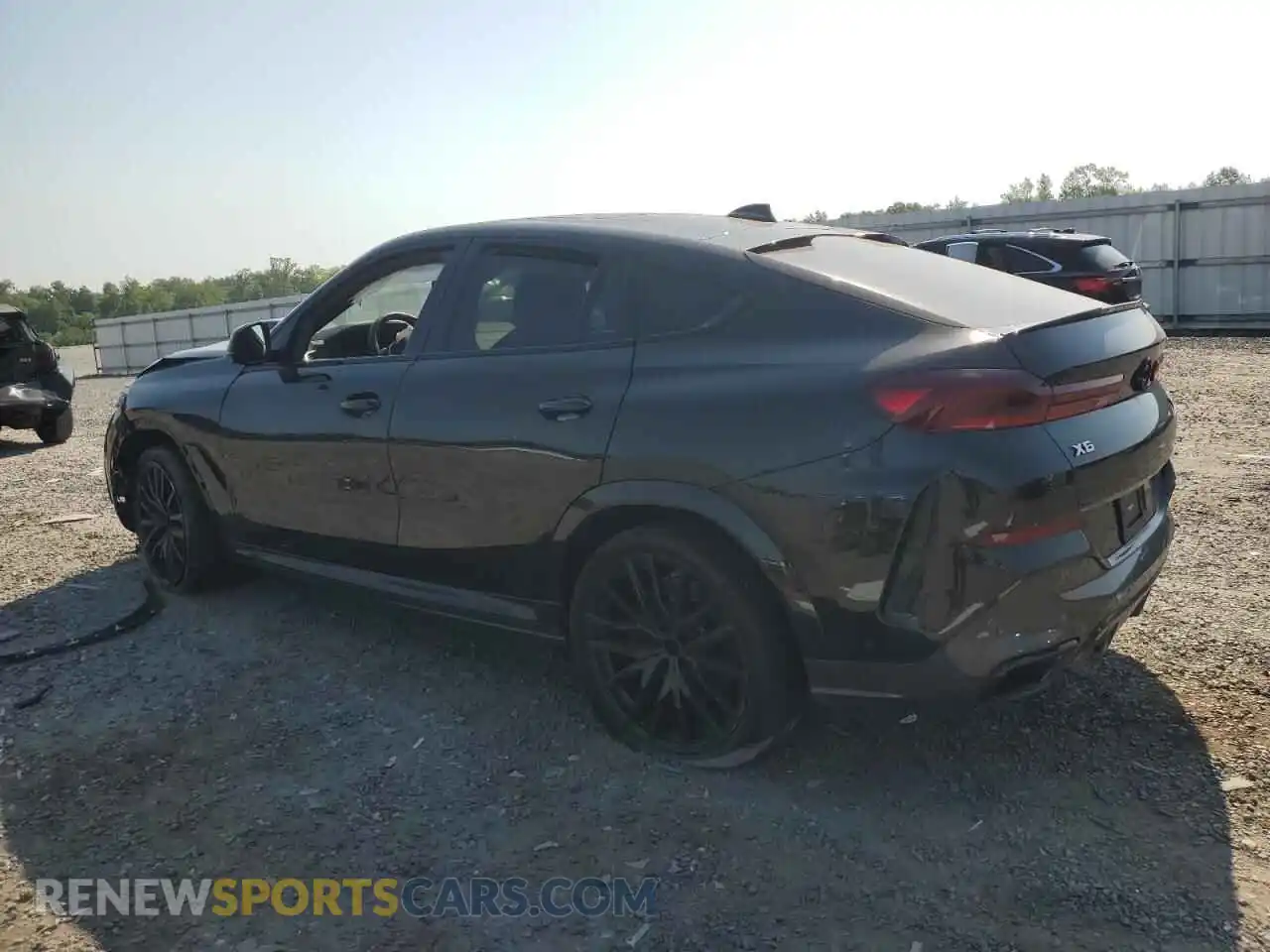 2 Photograph of a damaged car 5UXCY8C01N9M18634 BMW X6 2022