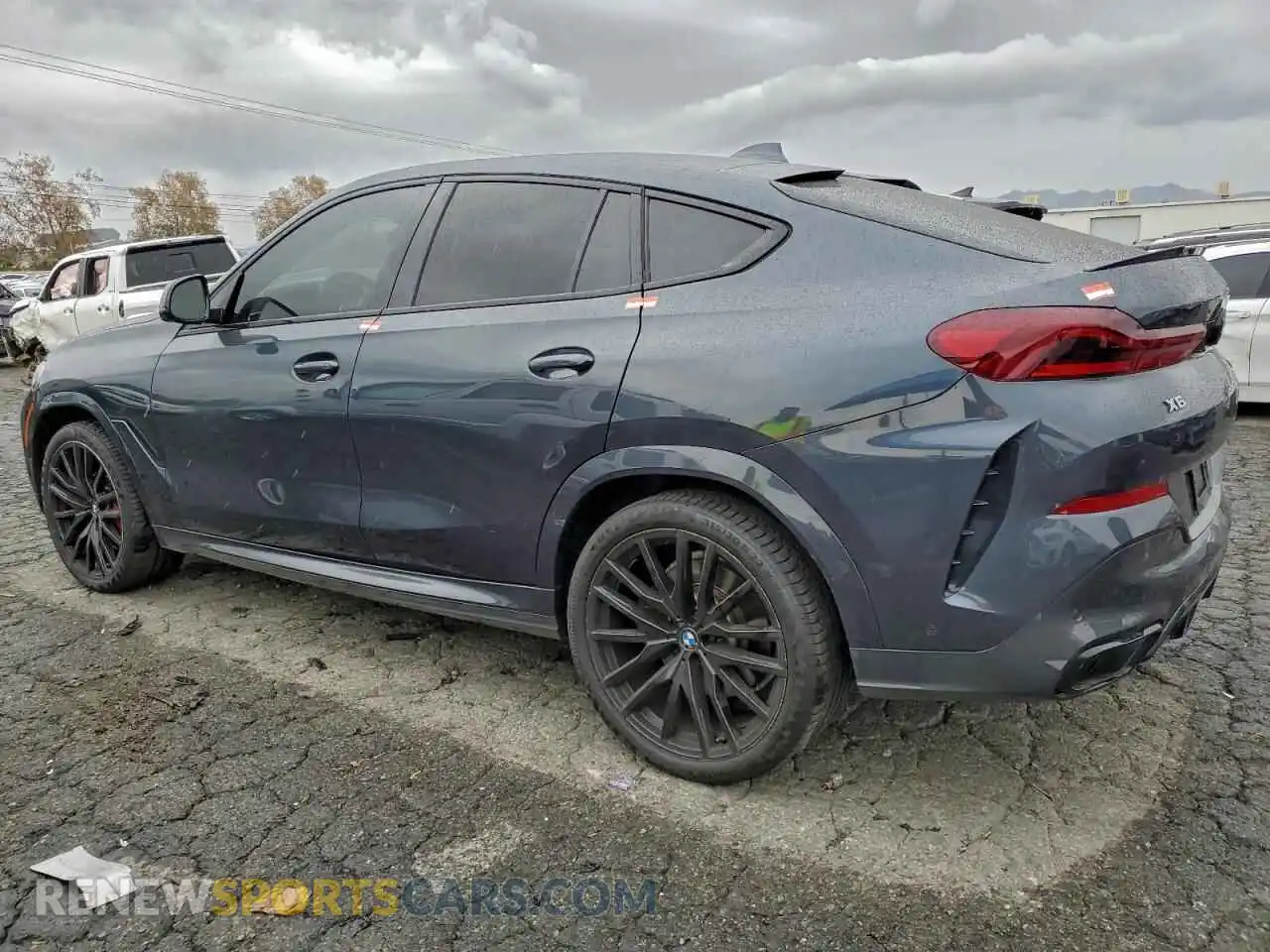2 fotografías del automóvil dañado 5UXCY8C06N9L34390 BMW X6 2022