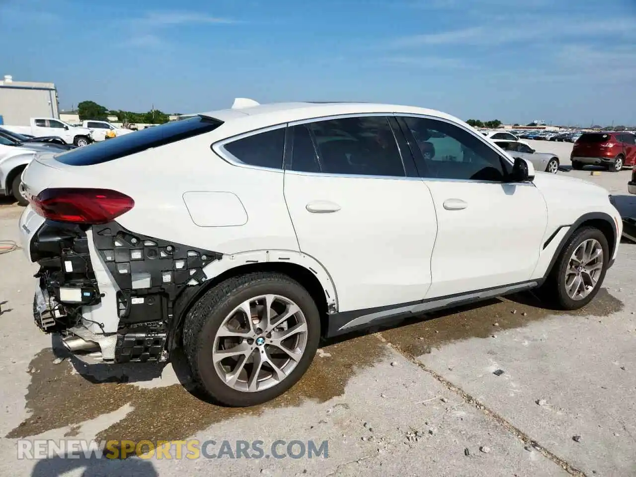 3 Photograph of a damaged car 5UXCY6C00P9N44197 BMW X6 2023