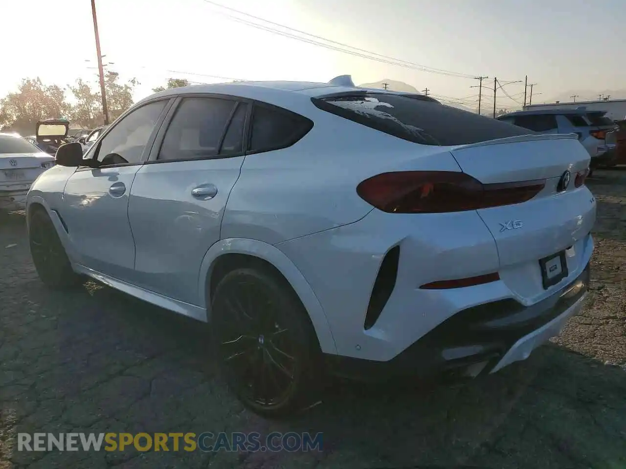 2 fotografías del automóvil dañado 5UXCY6C00P9P28331 BMW X6 2023