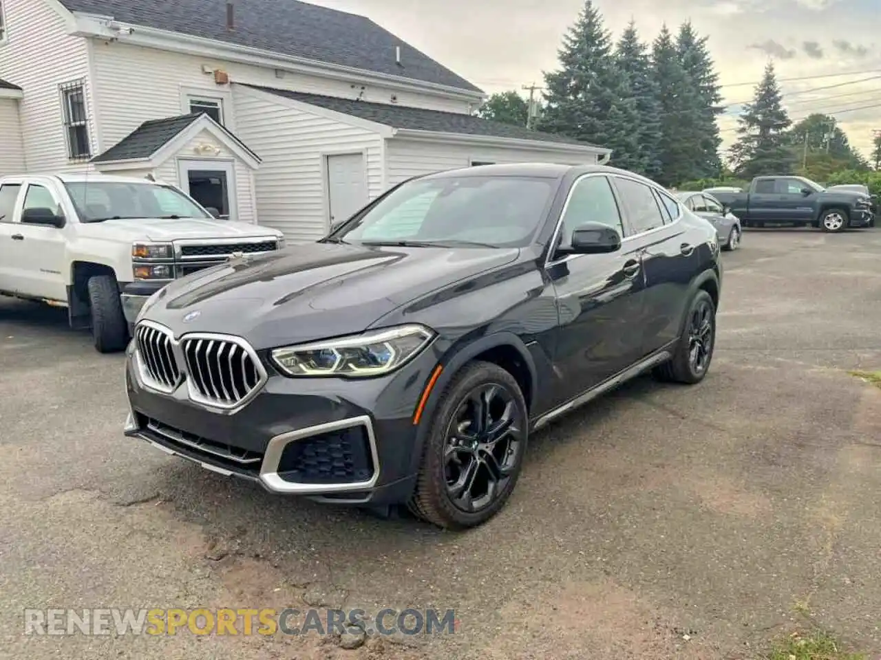 1 Photograph of a damaged car 5UXCY6C01P9N50333 BMW X6 2023