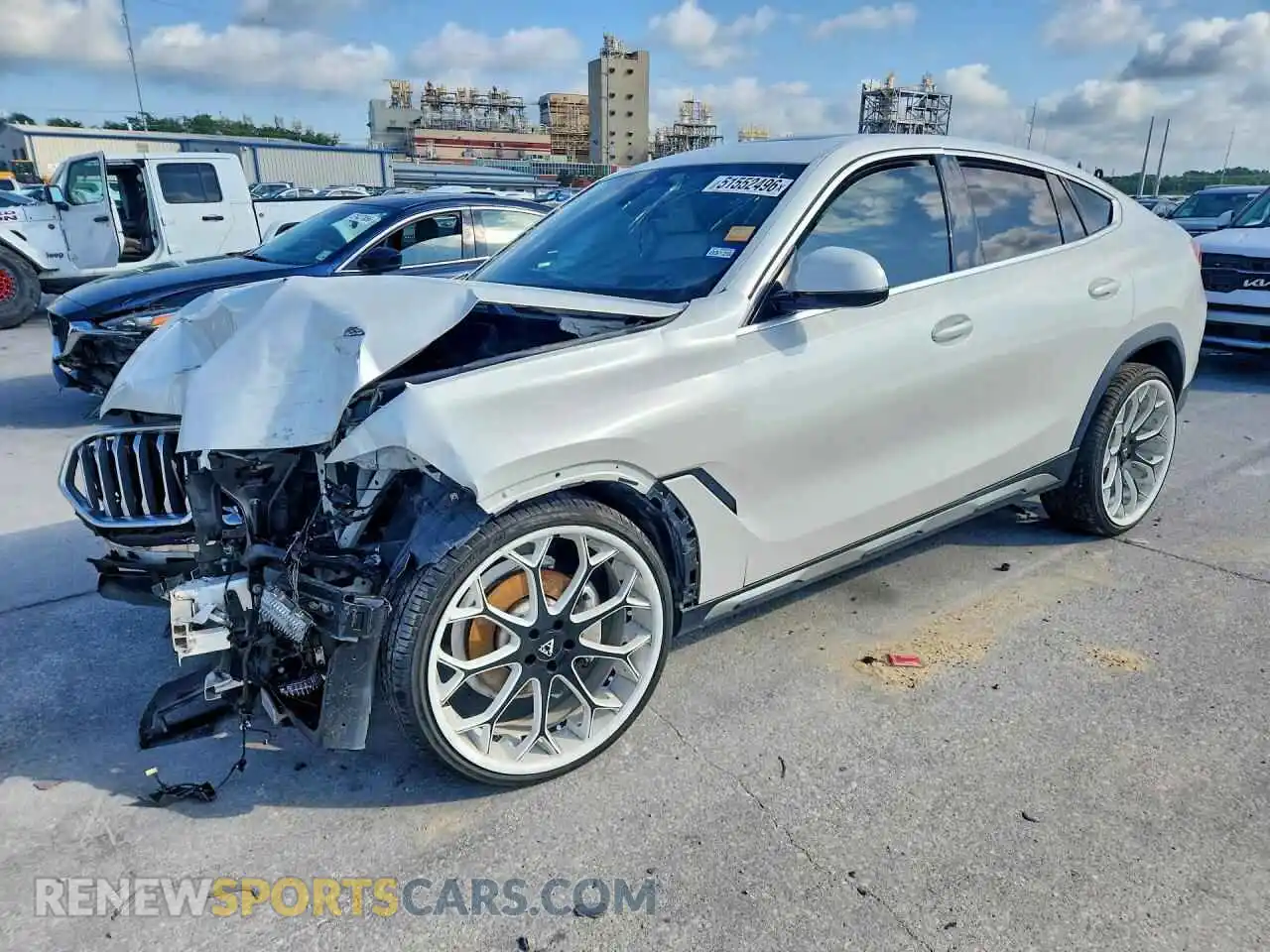 1 Photograph of a damaged car 5UXCY6C01P9N74437 BMW X6 2023