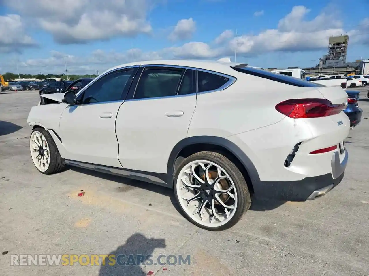 2 Photograph of a damaged car 5UXCY6C01P9N74437 BMW X6 2023