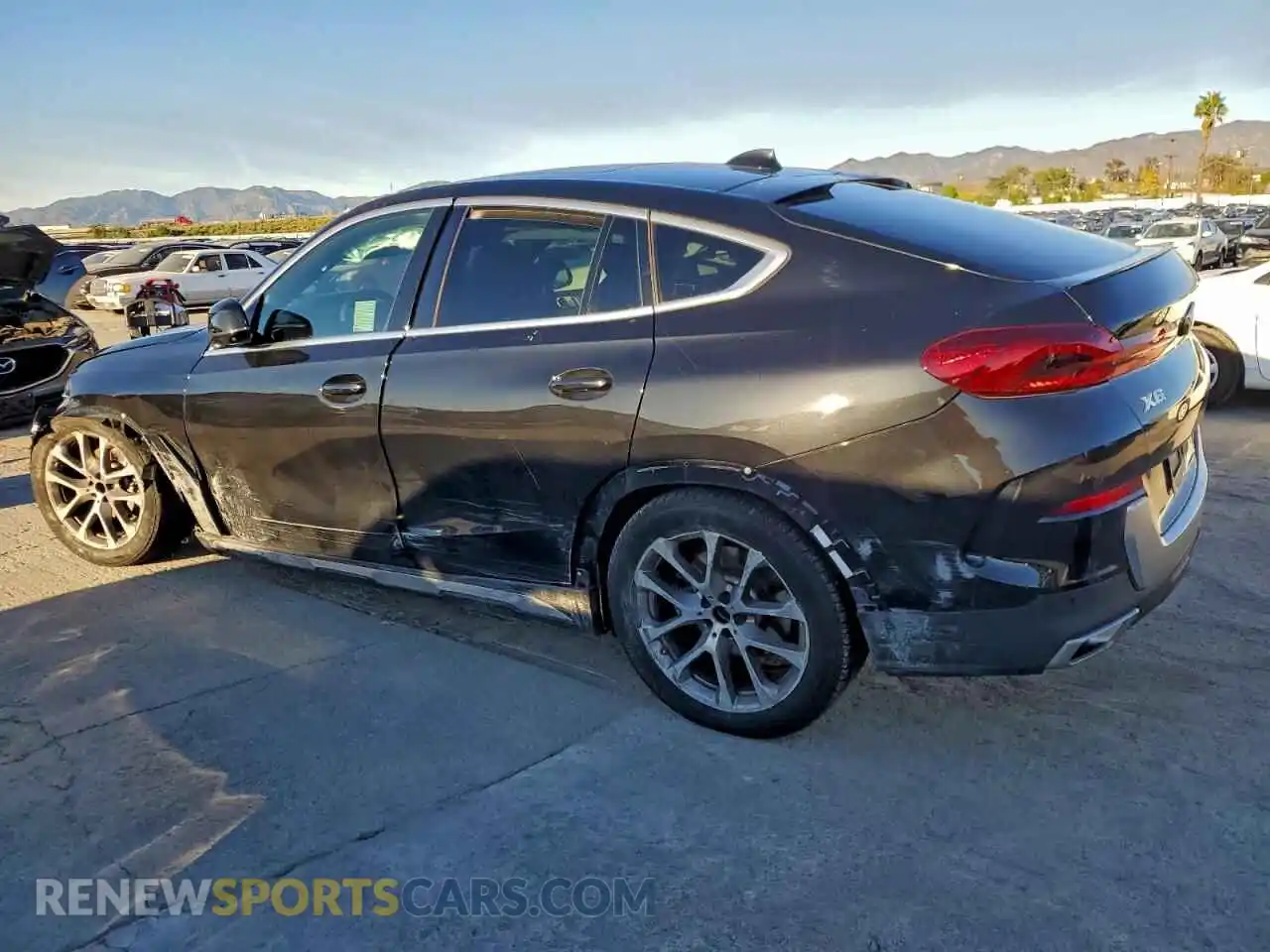 2 Photograph of a damaged car 5UXCY6C01P9N76821 BMW X6 2023