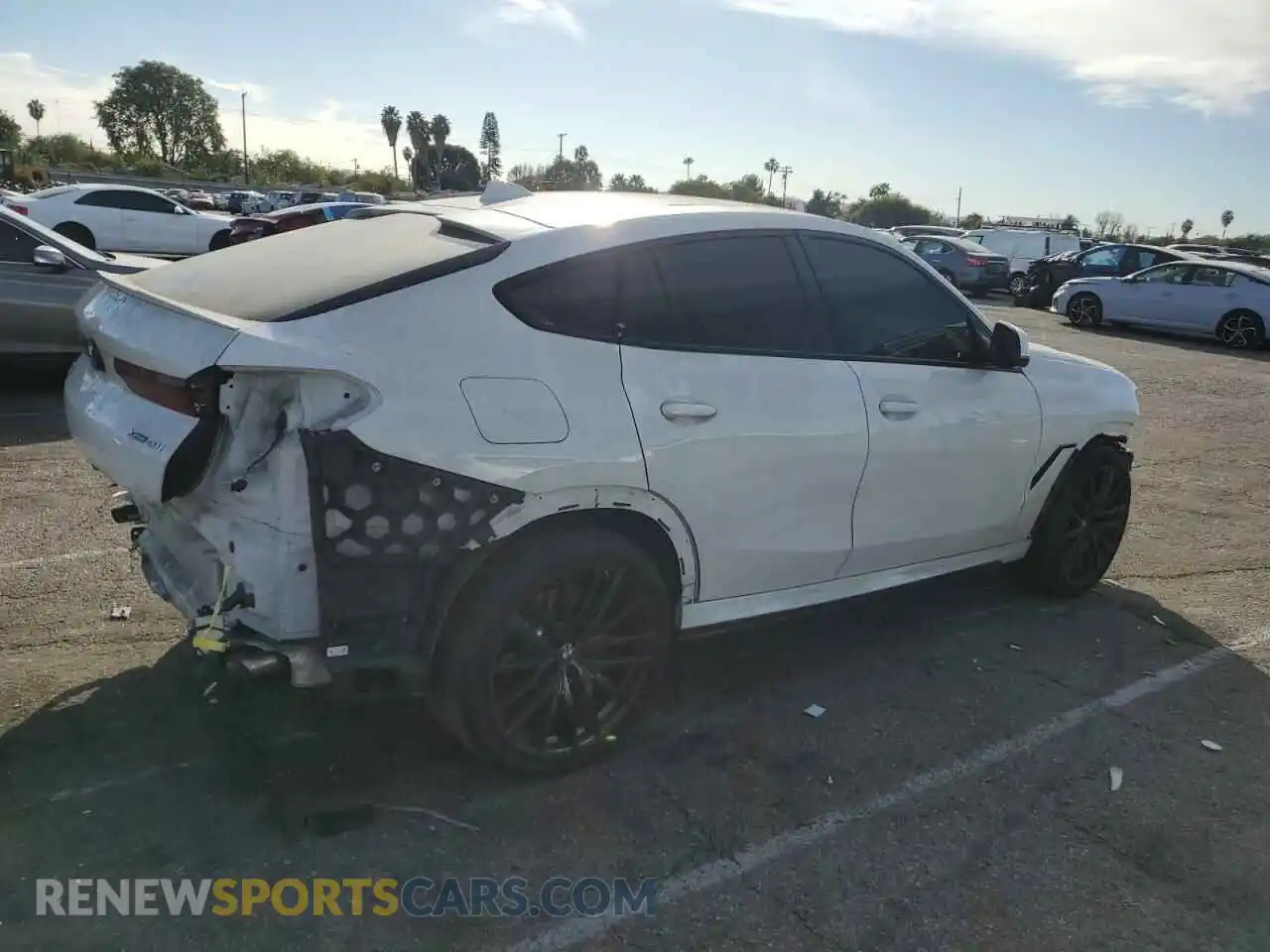 3 Photograph of a damaged car 5UXCY6C02P9P43834 BMW X6 2023