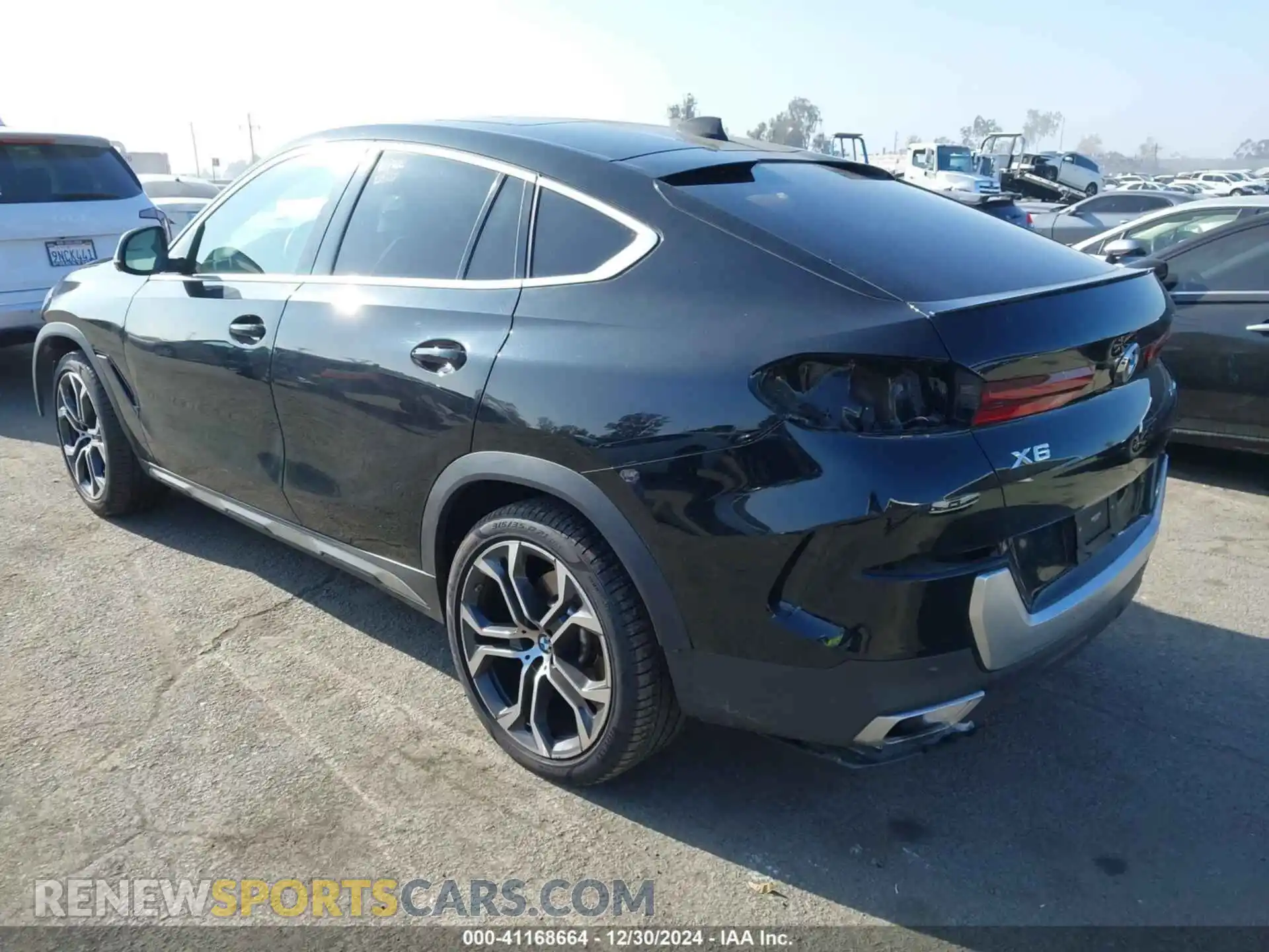 3 Photograph of a damaged car 5UXCY6C02P9P94265 BMW X6 2023
