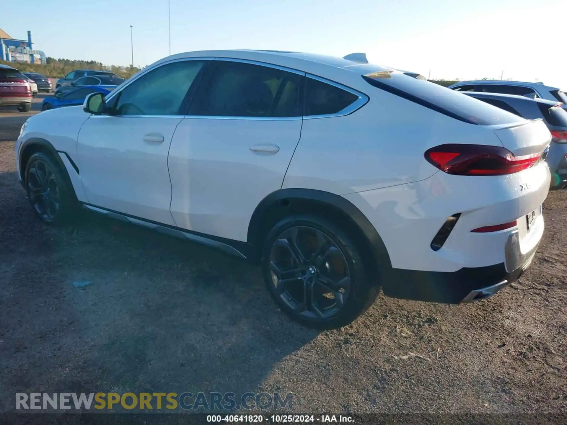 3 Photograph of a damaged car 5UXCY6C02P9R20642 BMW X6 2023