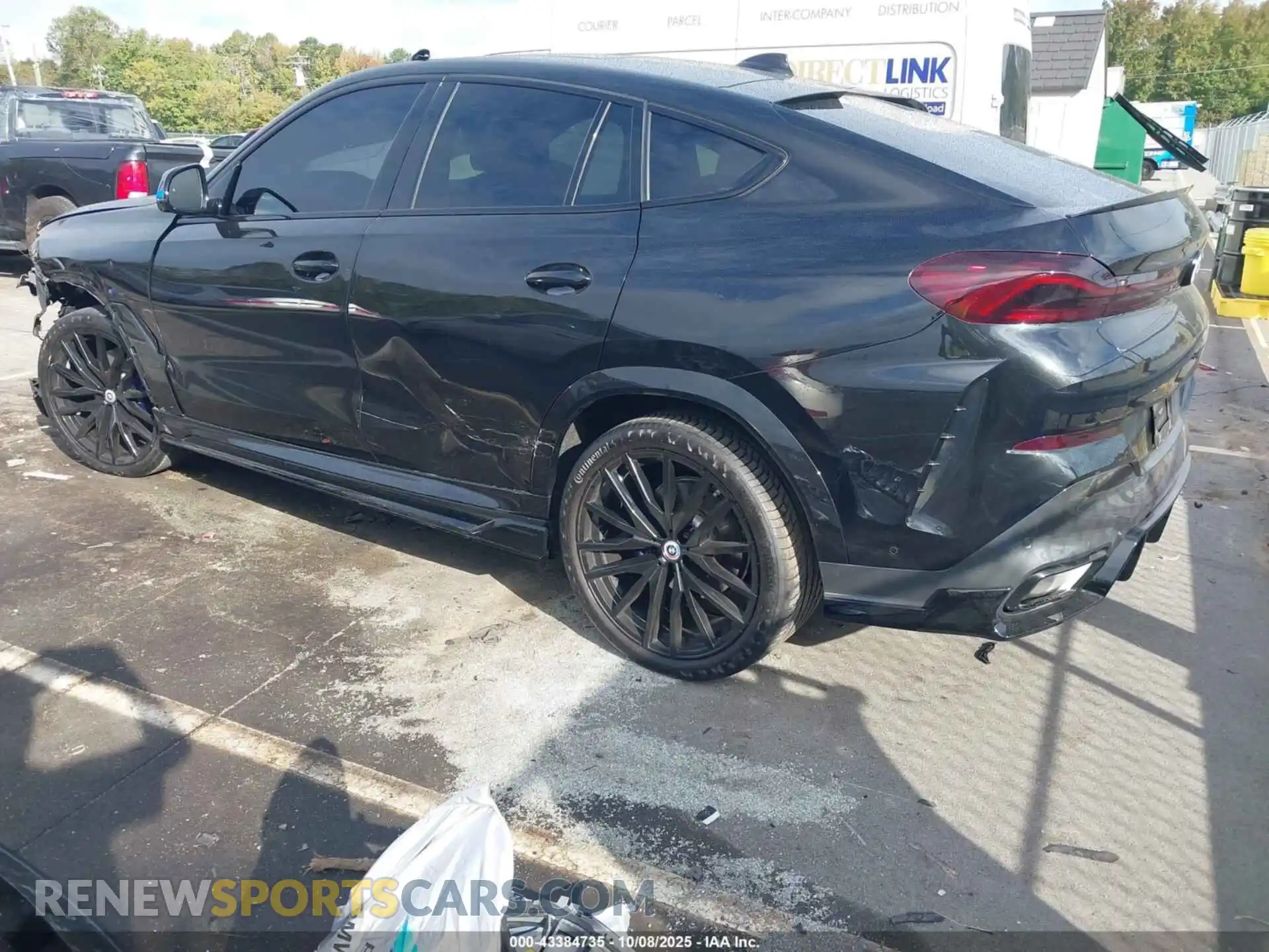 3 Photograph of a damaged car 5UXCY6C03P9P59024 BMW X6 2023