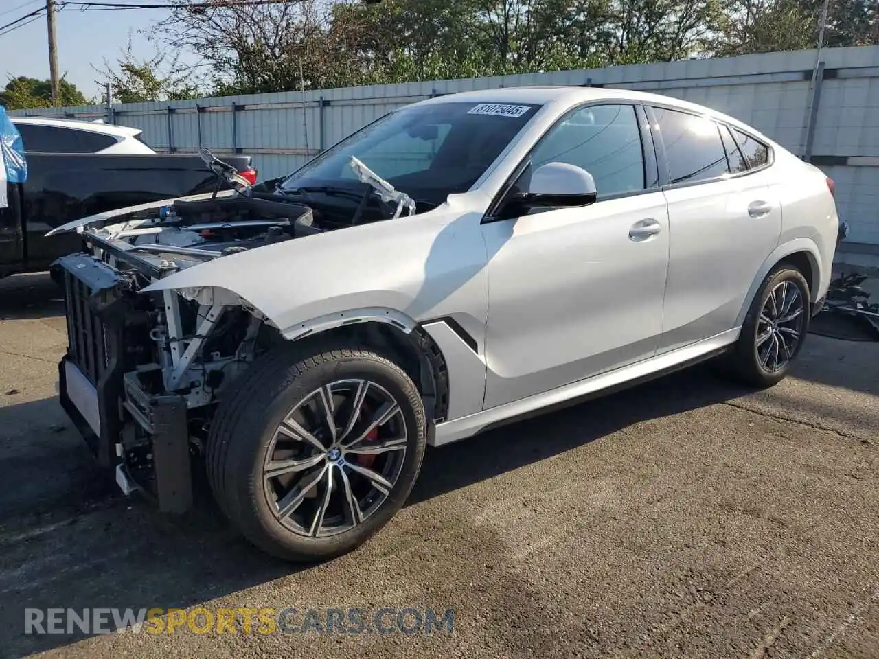 1 Photograph of a damaged car 5UXCY6C03P9P83226 BMW X6 2023