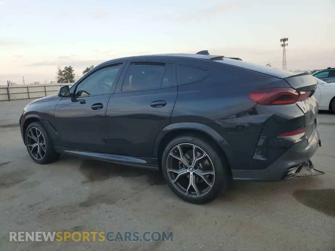 2 Photograph of a damaged car 5UXCY6C04P9R37846 BMW X6 2023