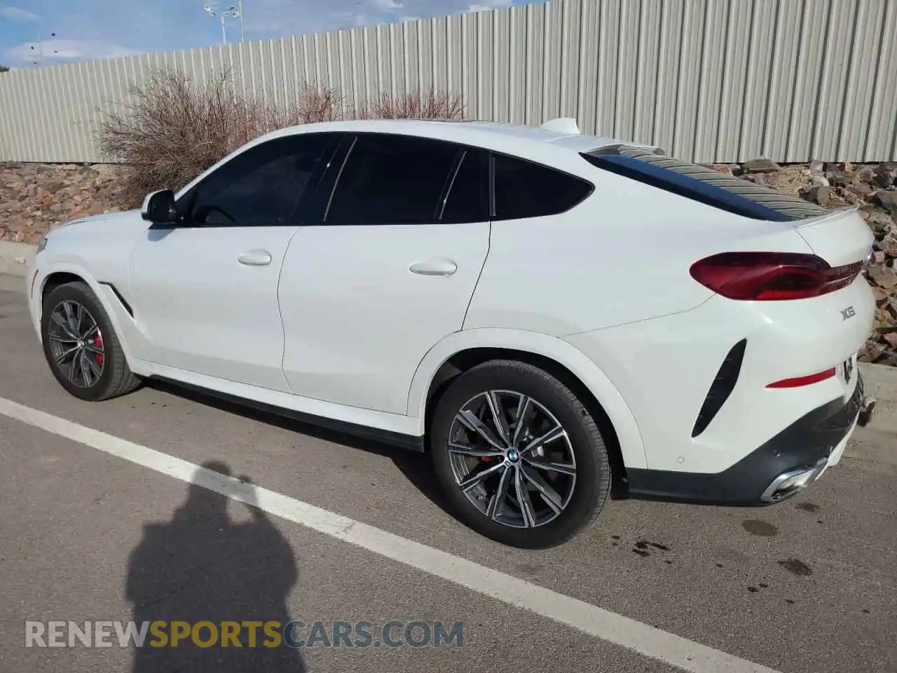 2 Photograph of a damaged car 5UXCY6C05P9R67129 BMW X6 2023