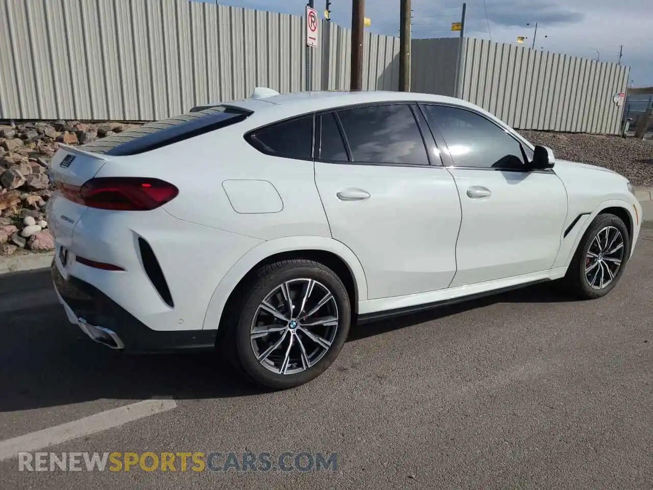 3 Photograph of a damaged car 5UXCY6C05P9R67129 BMW X6 2023