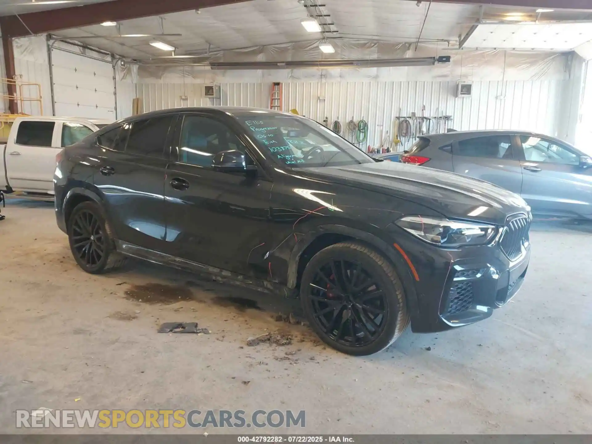 1 Фотография поврежденного автомобиля 5UXCY6C08P9P96053 BMW X6 2023