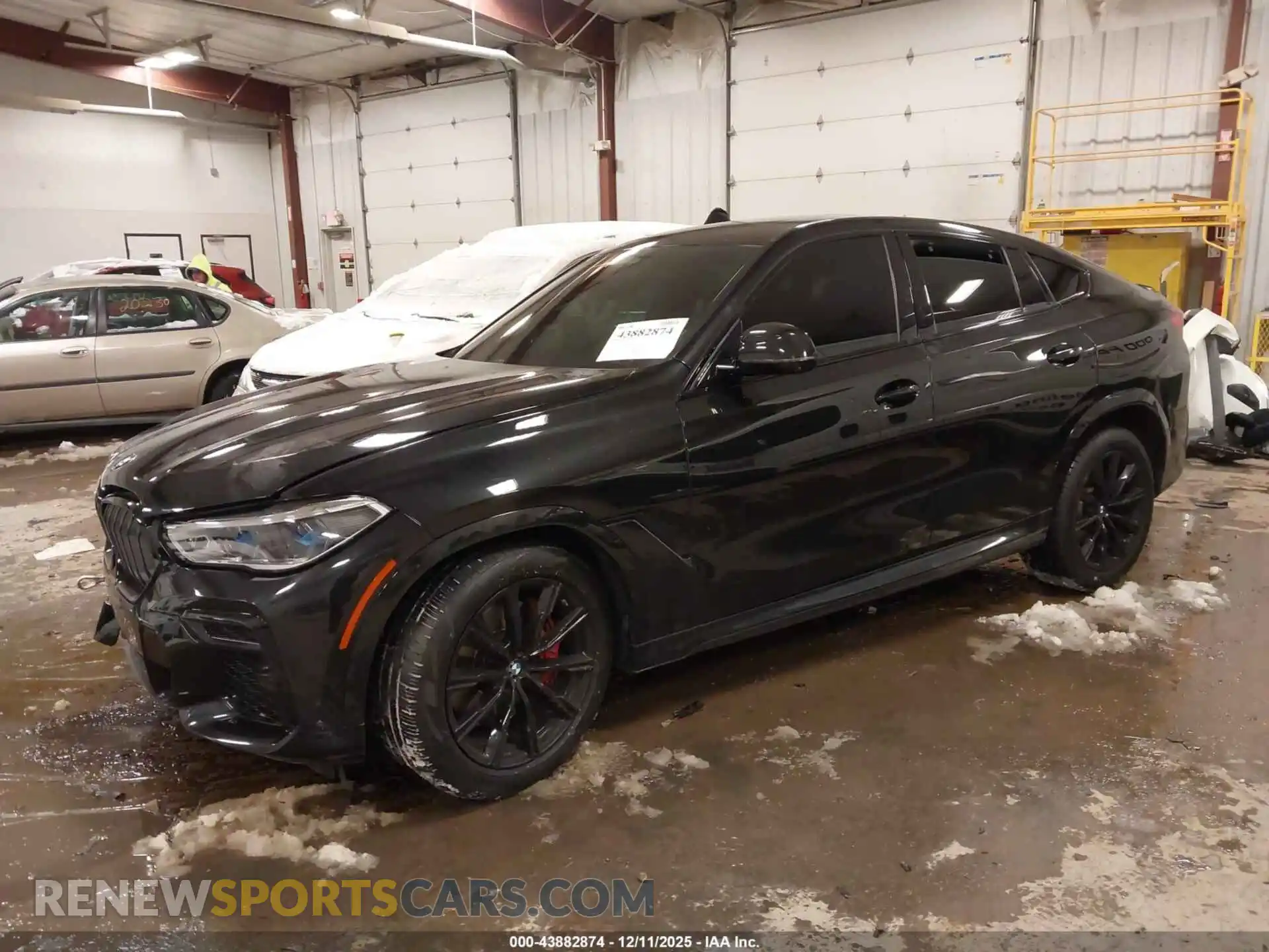 2 Photograph of a damaged car 5UXCY6C0XP9S07102 BMW X6 2023