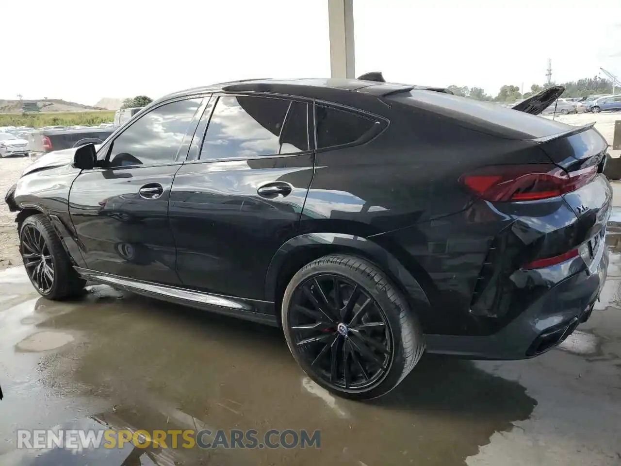 2 Photograph of a damaged car 5UXCY8C01P9S00552 BMW X6 2023