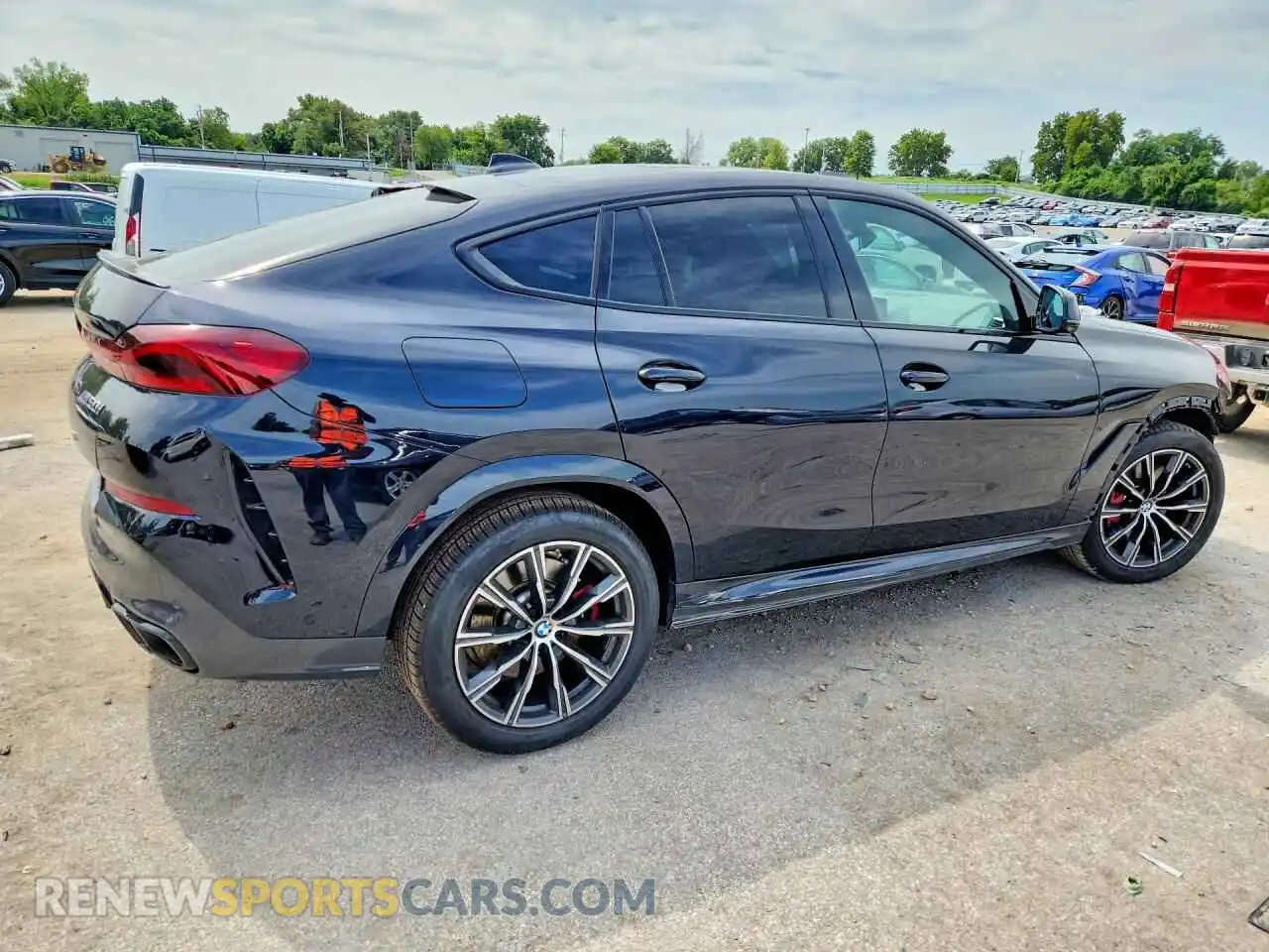 3 Photograph of a damaged car 5UXCY8C02P9N57142 BMW X6 2023