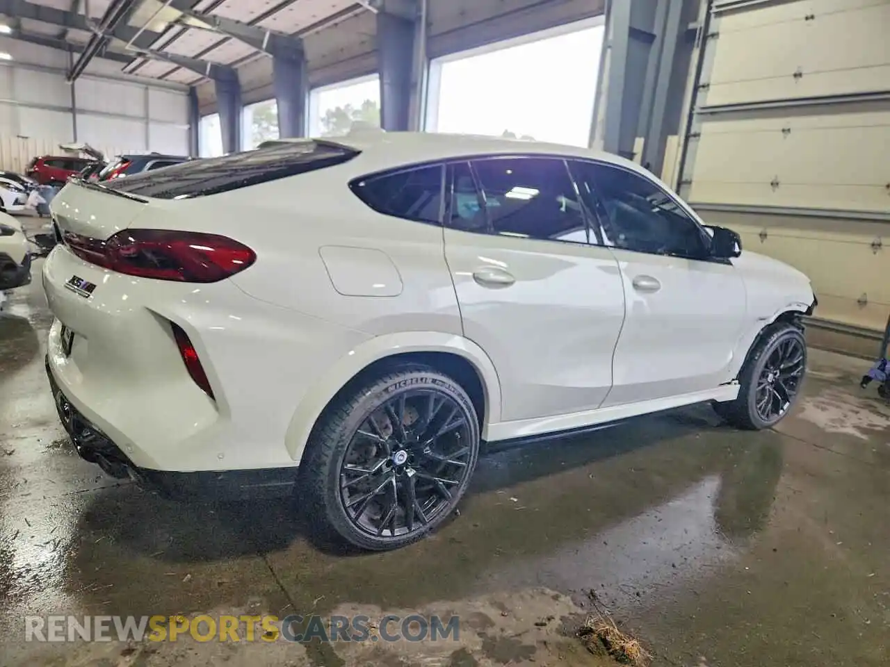 3 Photograph of a damaged car 5YMCY0C01P9R93037 BMW X6 2023