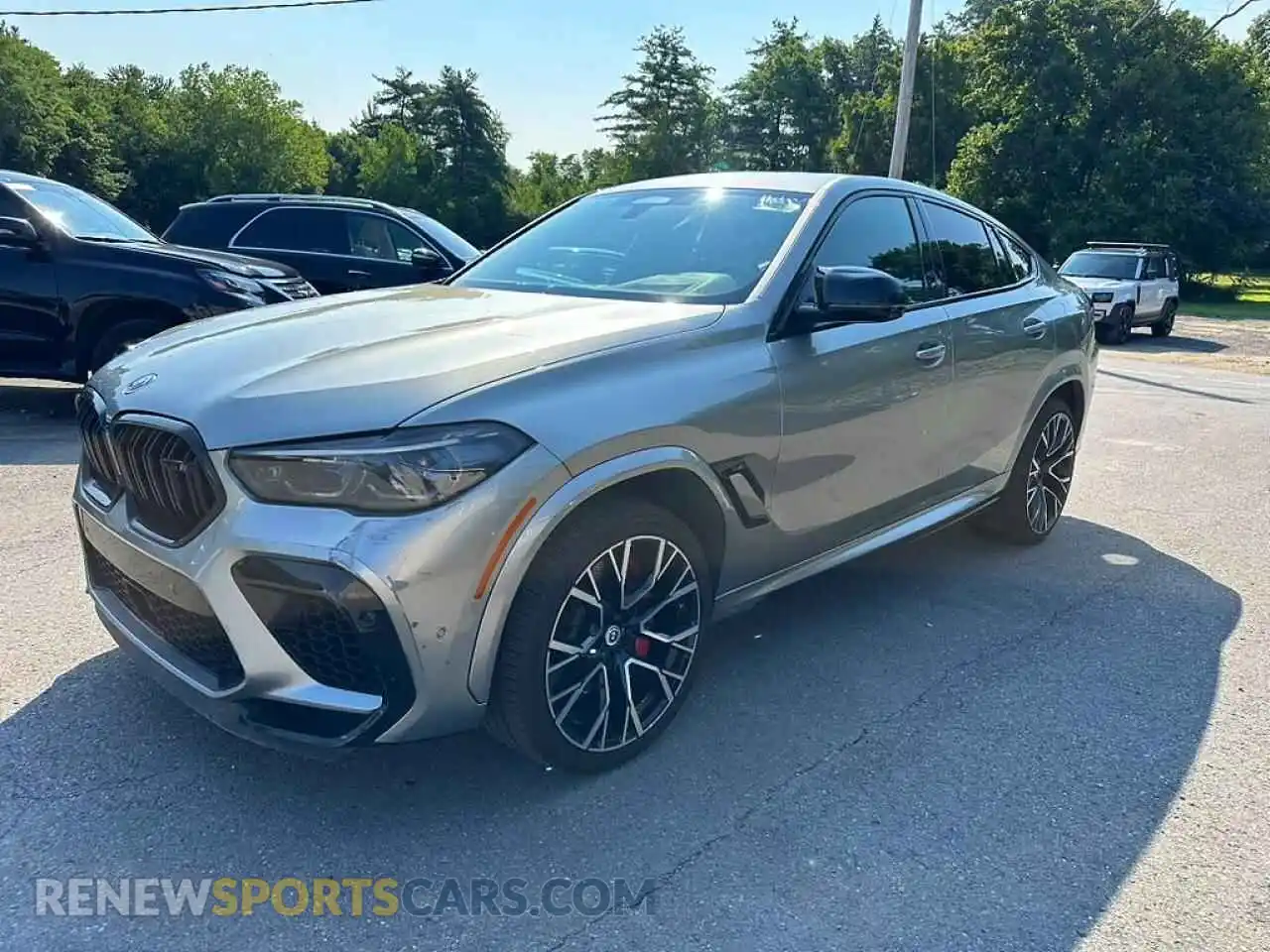 1 Photograph of a damaged car 5YMCY0C03P9N63820 BMW X6 2023