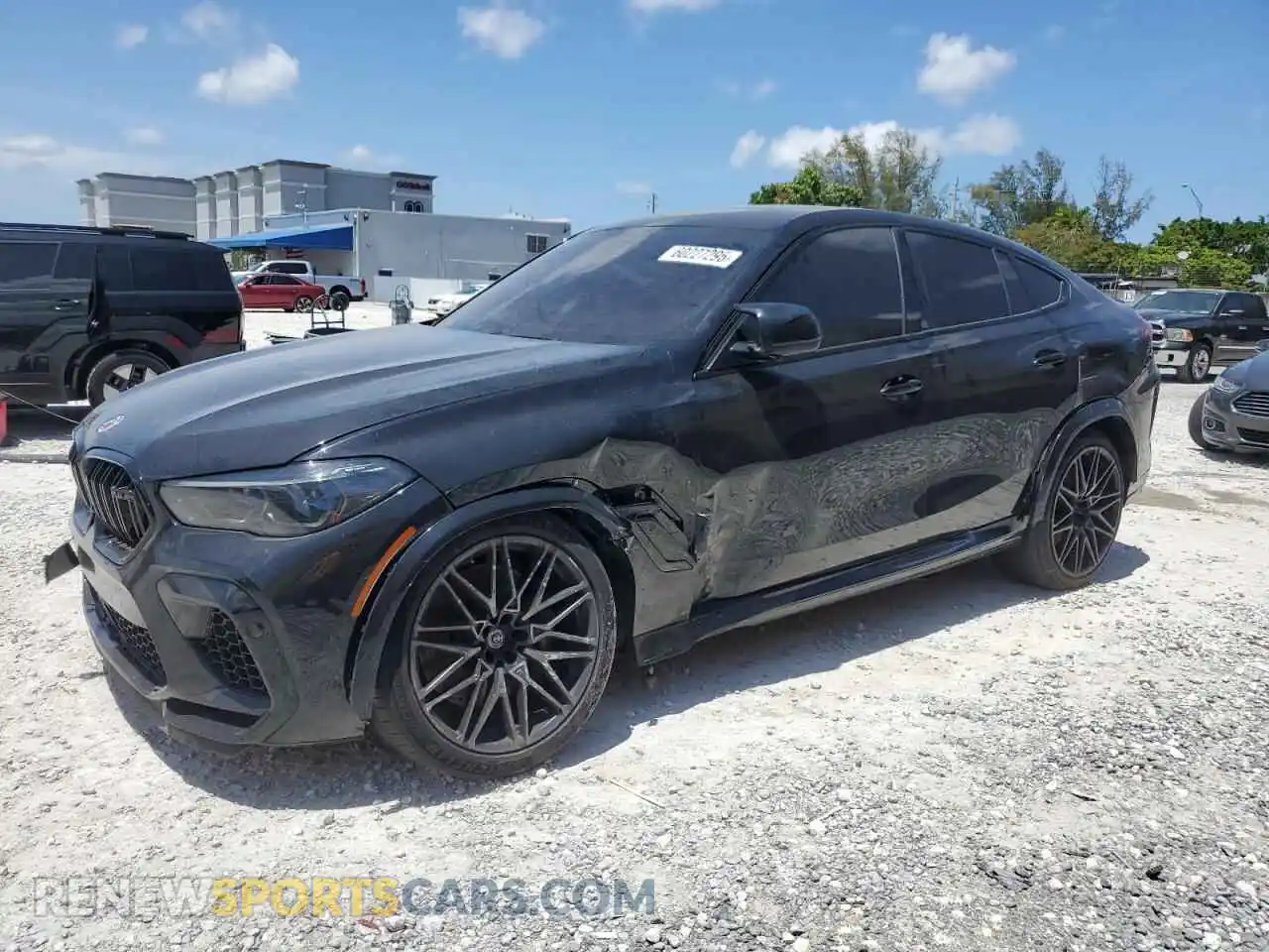 1 Photograph of a damaged car 5YMCY0C09P9P32741 BMW X6 2023