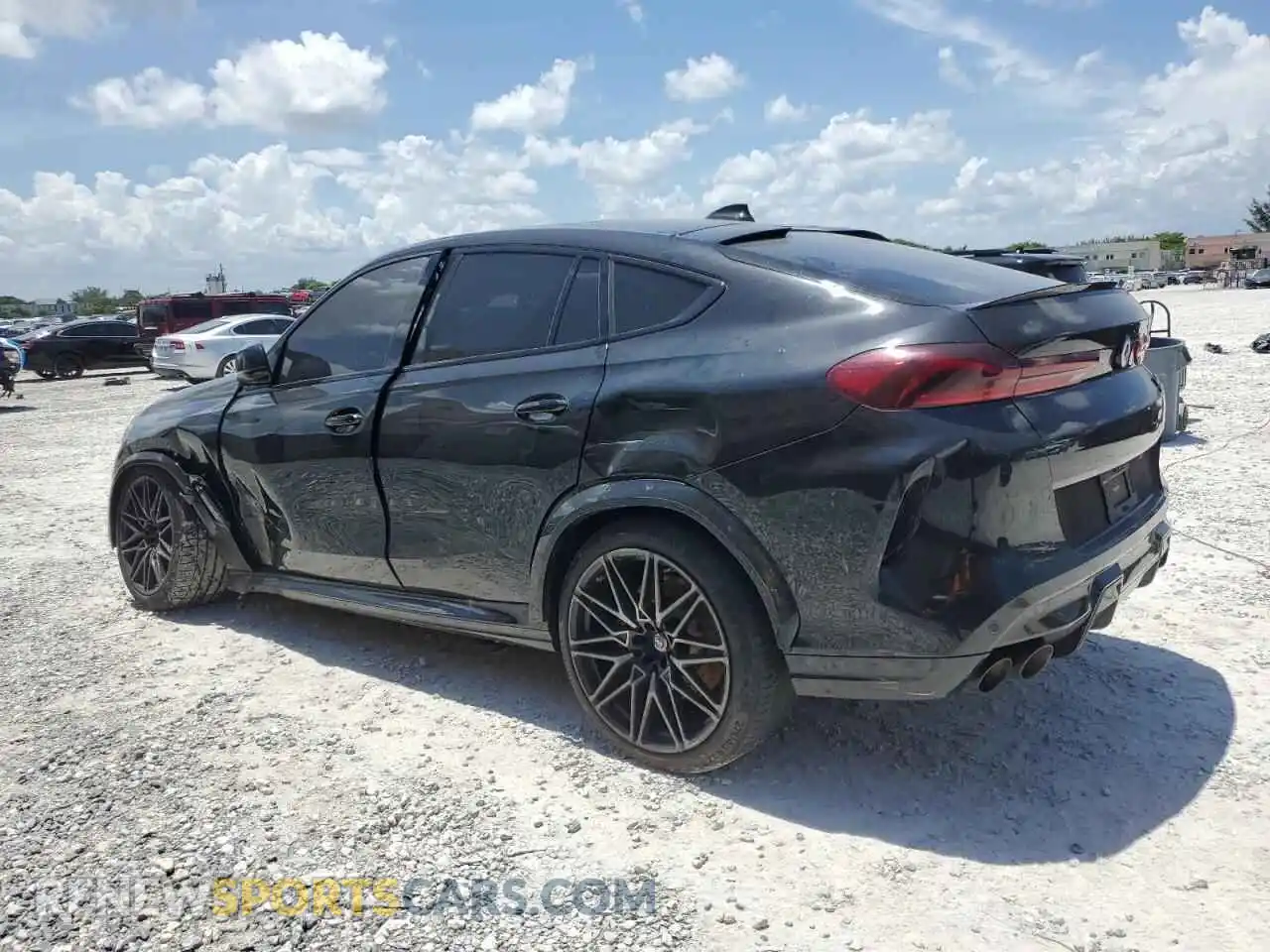 2 Photograph of a damaged car 5YMCY0C09P9P32741 BMW X6 2023