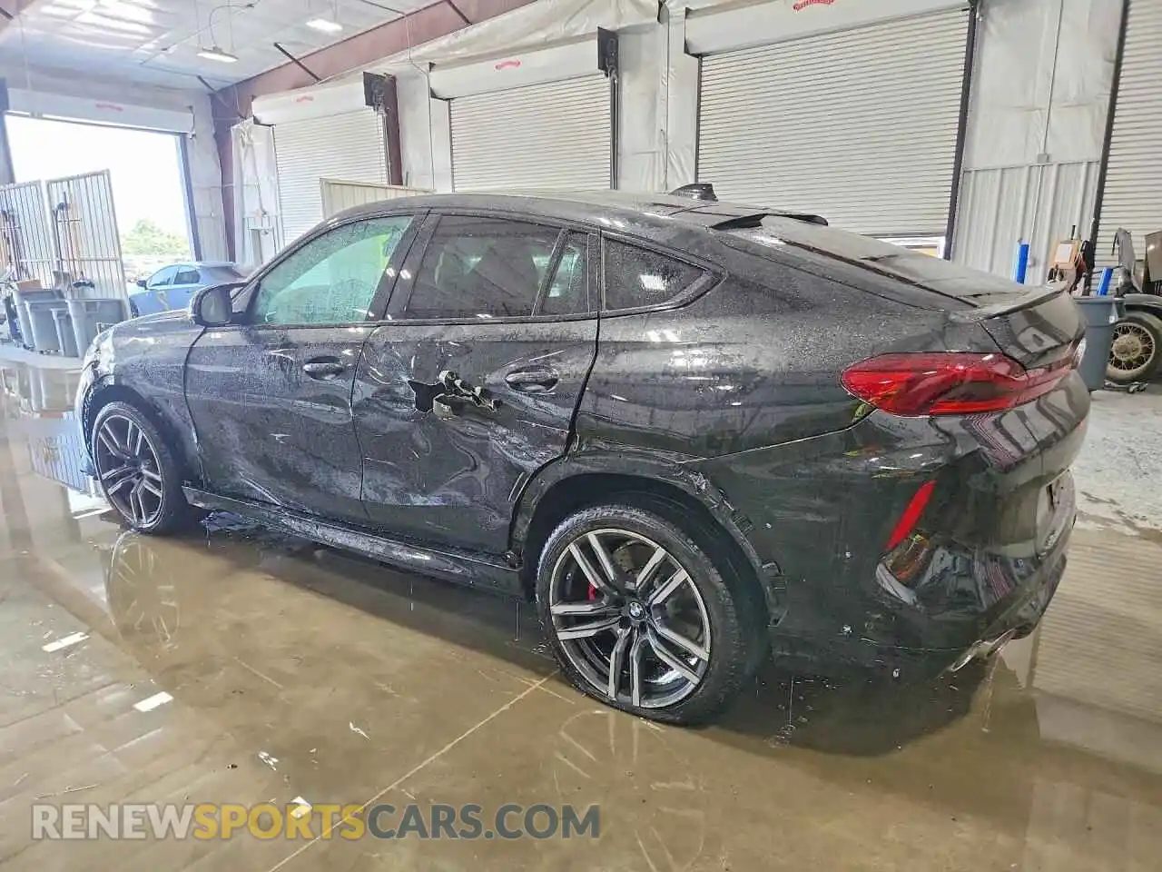 2 Photograph of a damaged car 5YMCY0C09P9R70508 BMW X6 2023