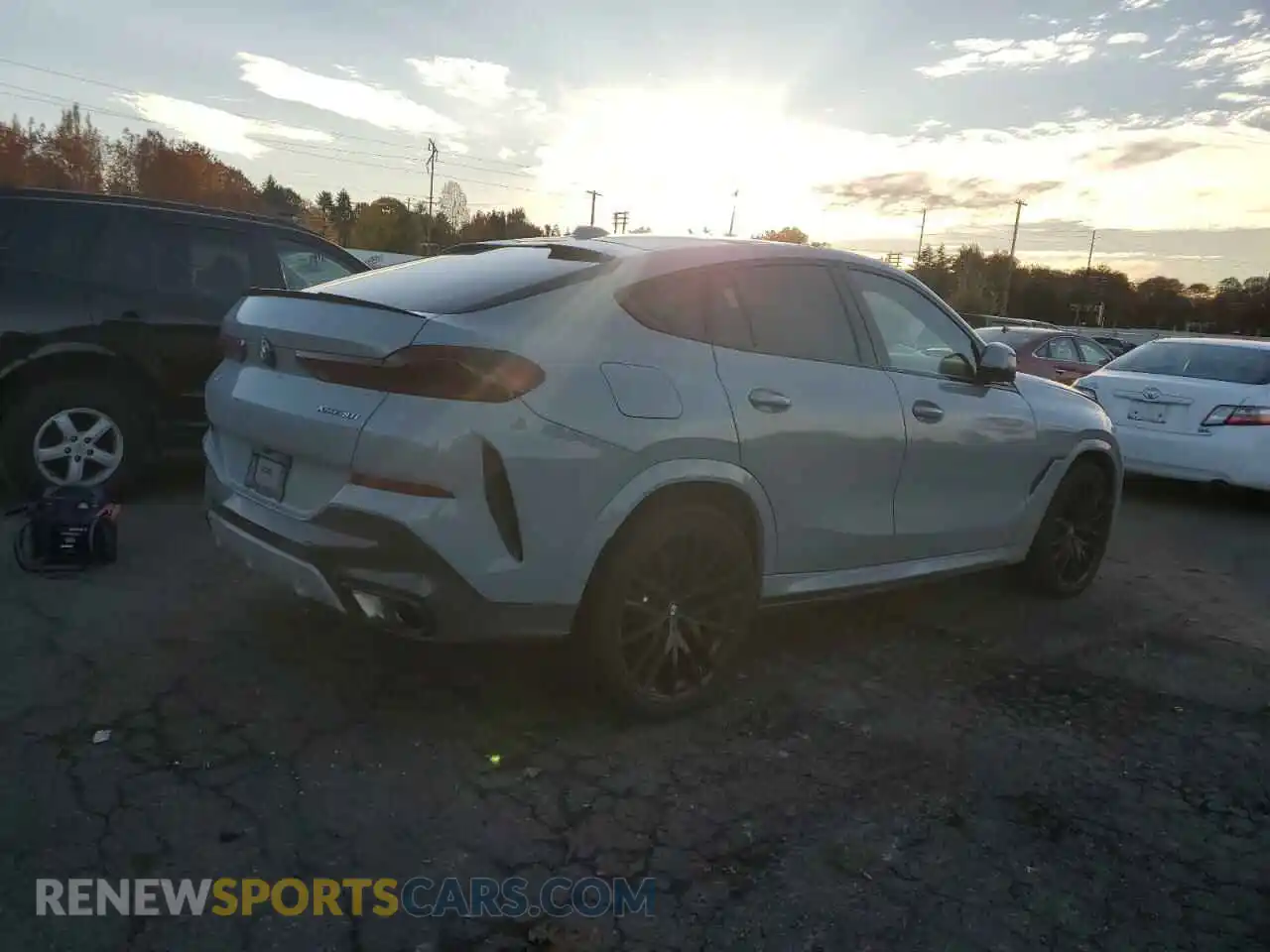 3 Photograph of a damaged car 5UX33EX02R9U54152 BMW X6 2024