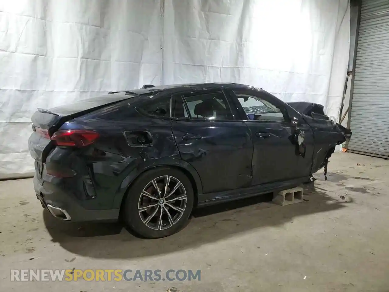 3 Photograph of a damaged car 5UX33EX07R9V74903 BMW X6 2024