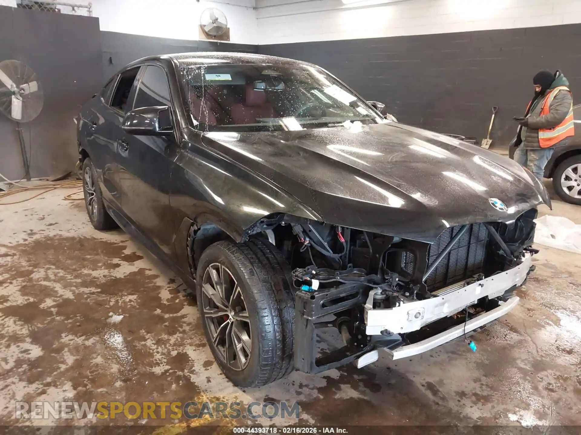 1 Фотография поврежденного автомобиля 5UX33EX0XR9T80883 BMW X6 2024