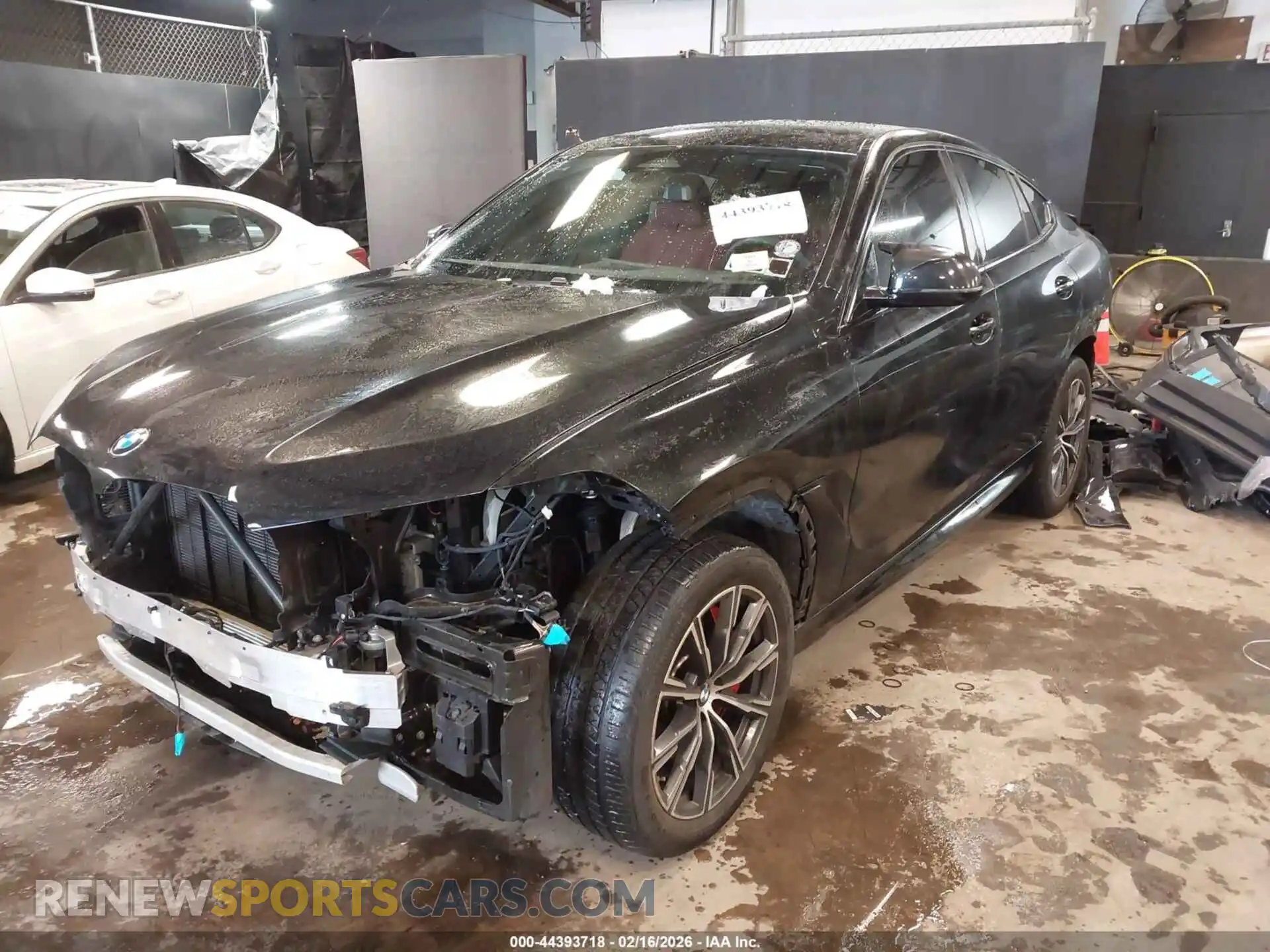 2 Фотография поврежденного автомобиля 5UX33EX0XR9T80883 BMW X6 2024