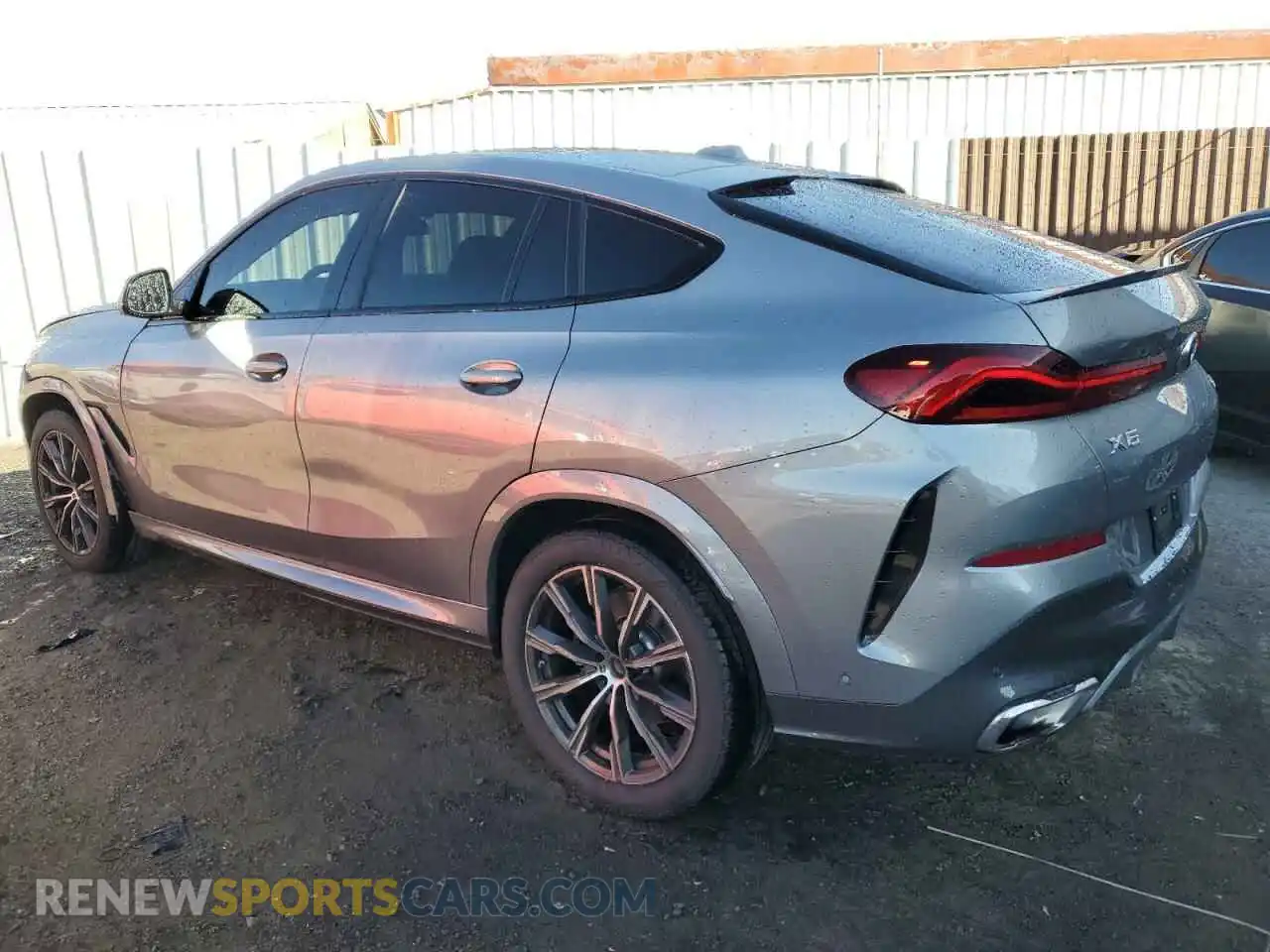 2 fotografías del automóvil dañado 5UX33EX0XR9U60152 BMW X6 2024