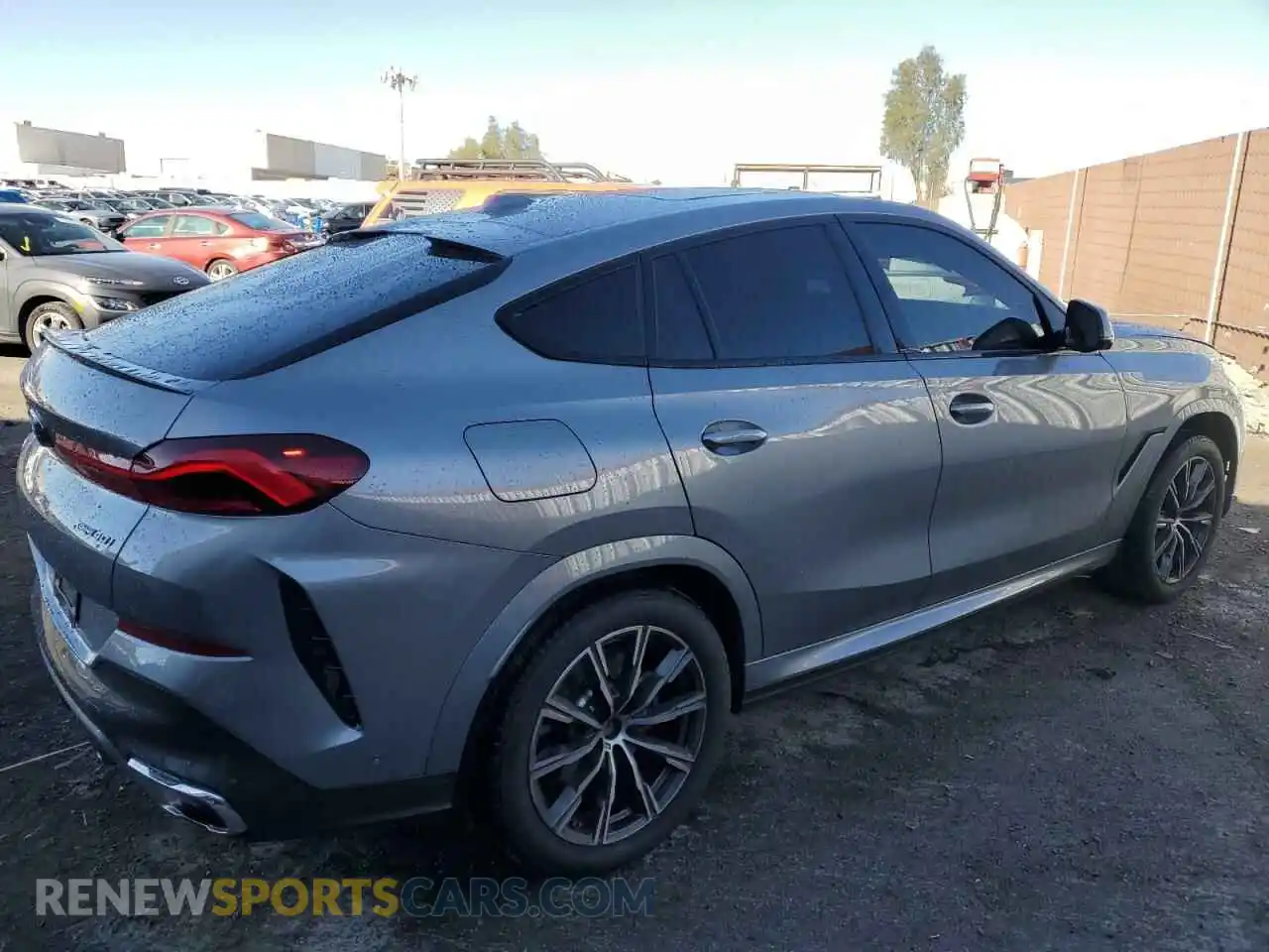 3 fotografías del automóvil dañado 5UX33EX0XR9U60152 BMW X6 2024