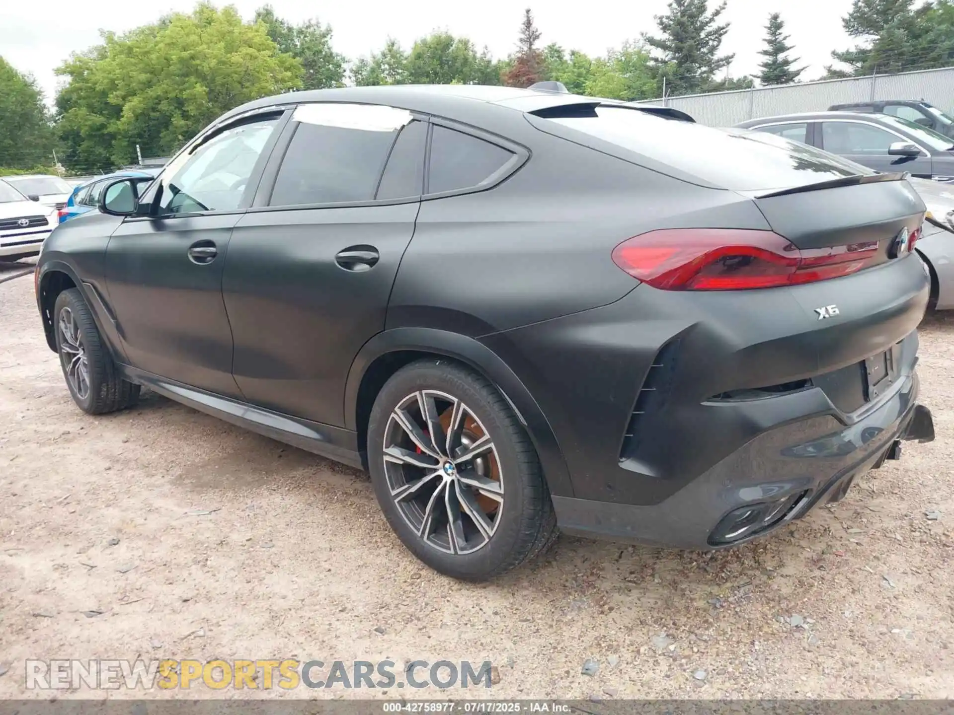 3 Photograph of a damaged car 5UX43EX04R9T65932 BMW X6 2024