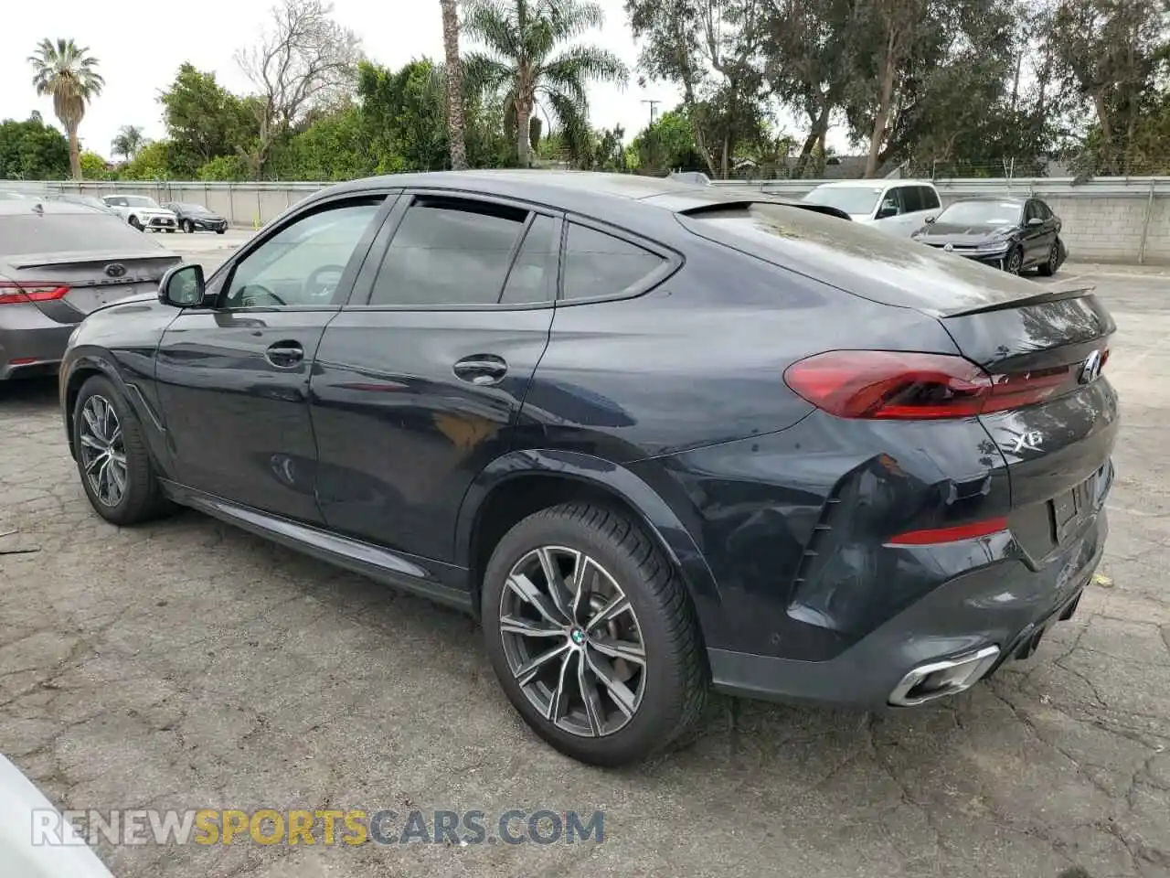 2 Photograph of a damaged car 5UX33EX00S9W74119 BMW X6 2025