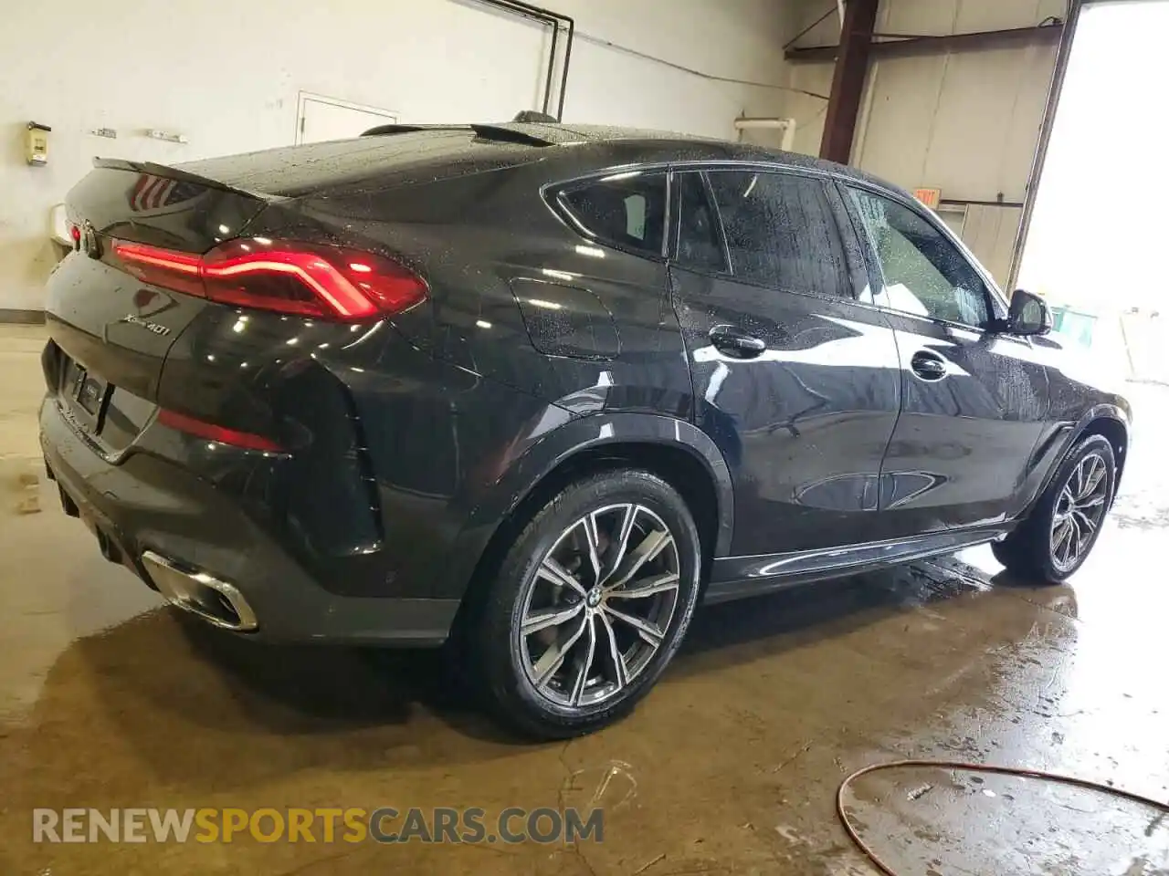 3 Photograph of a damaged car 5UX33EX00S9W90983 BMW X6 2025