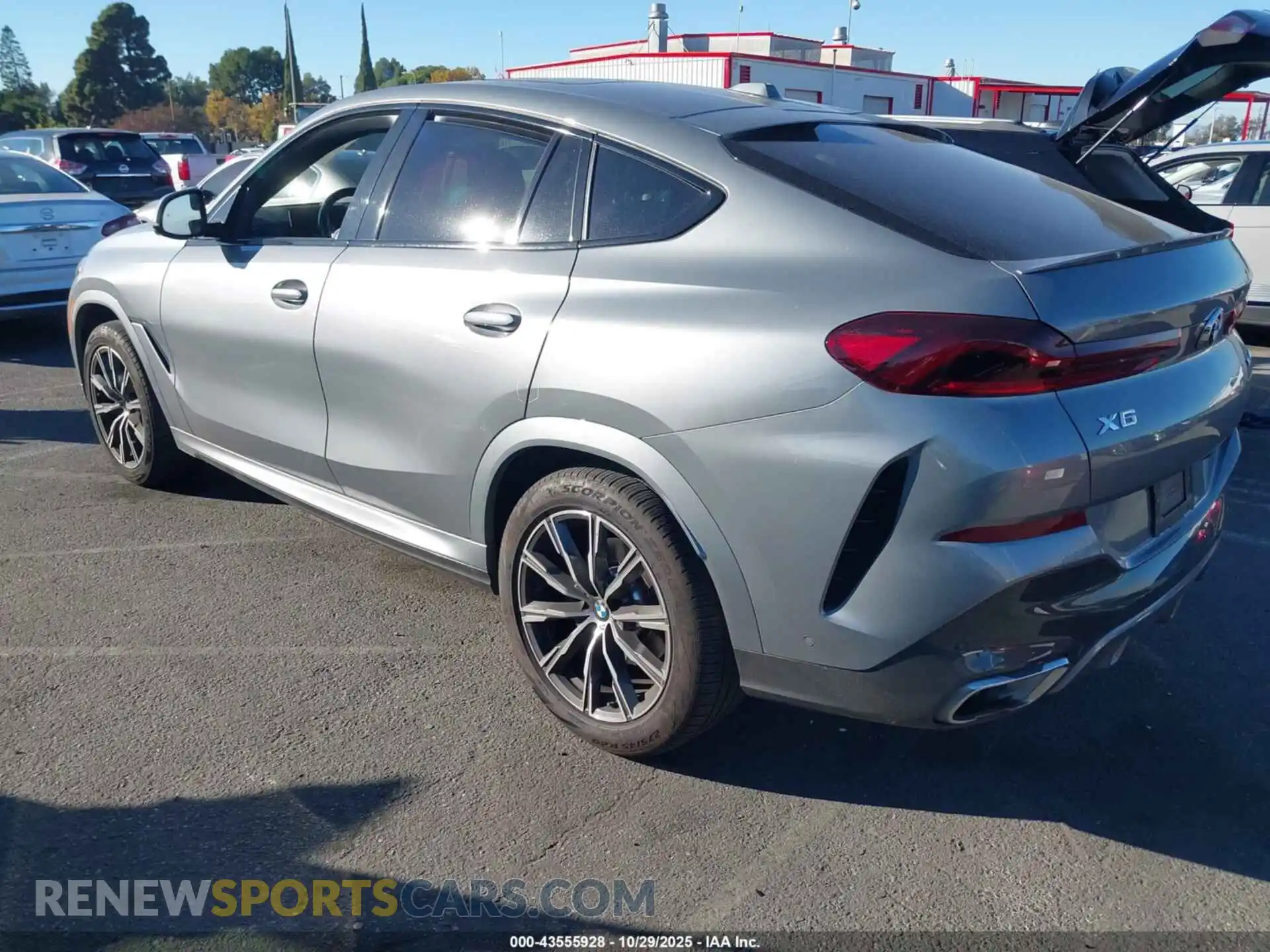 3 Photograph of a damaged car 5UX33EX02S9W72761 BMW X6 2025