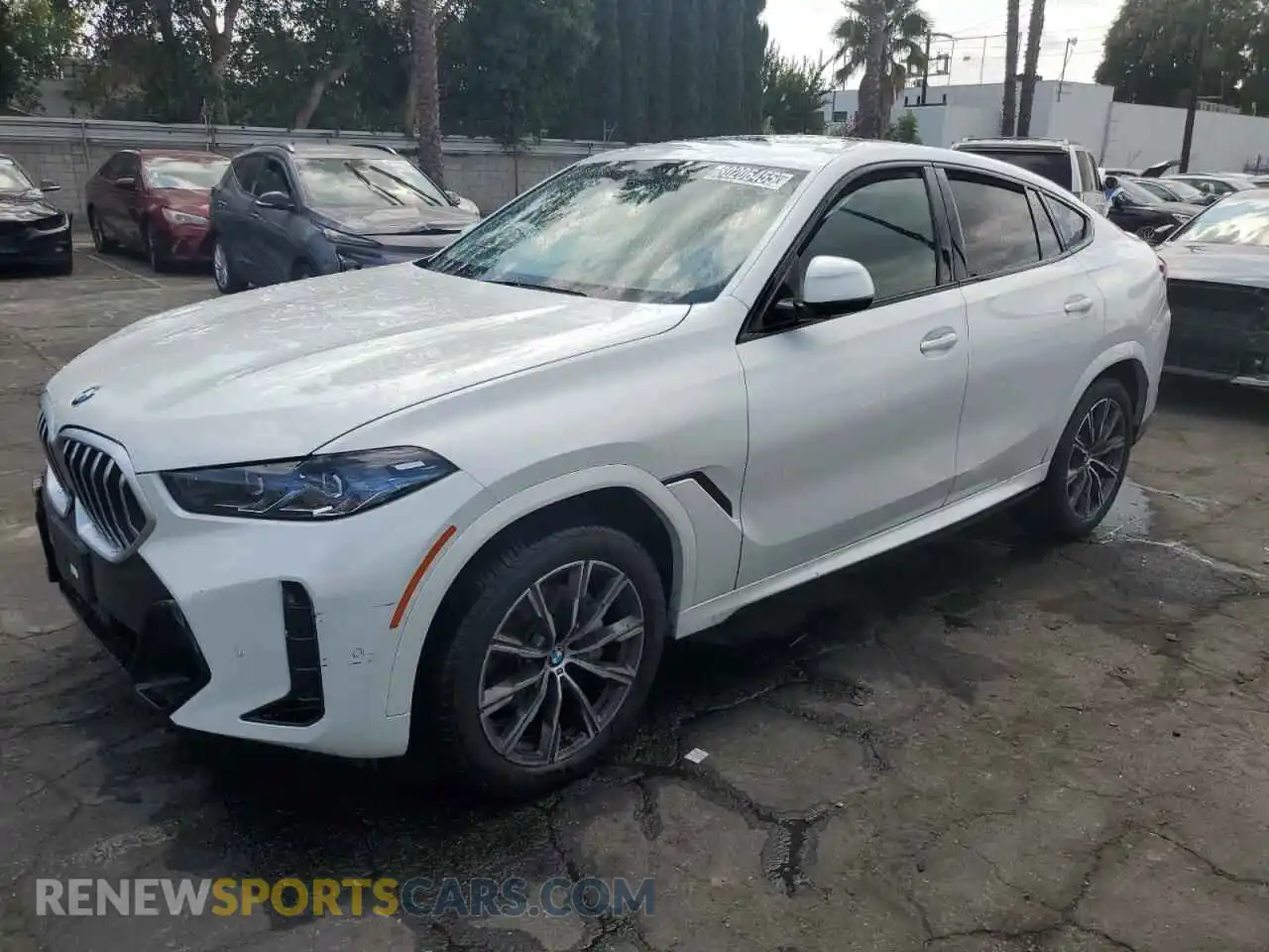 1 Photograph of a damaged car 5UX33EX02S9Z45701 BMW X6 2025